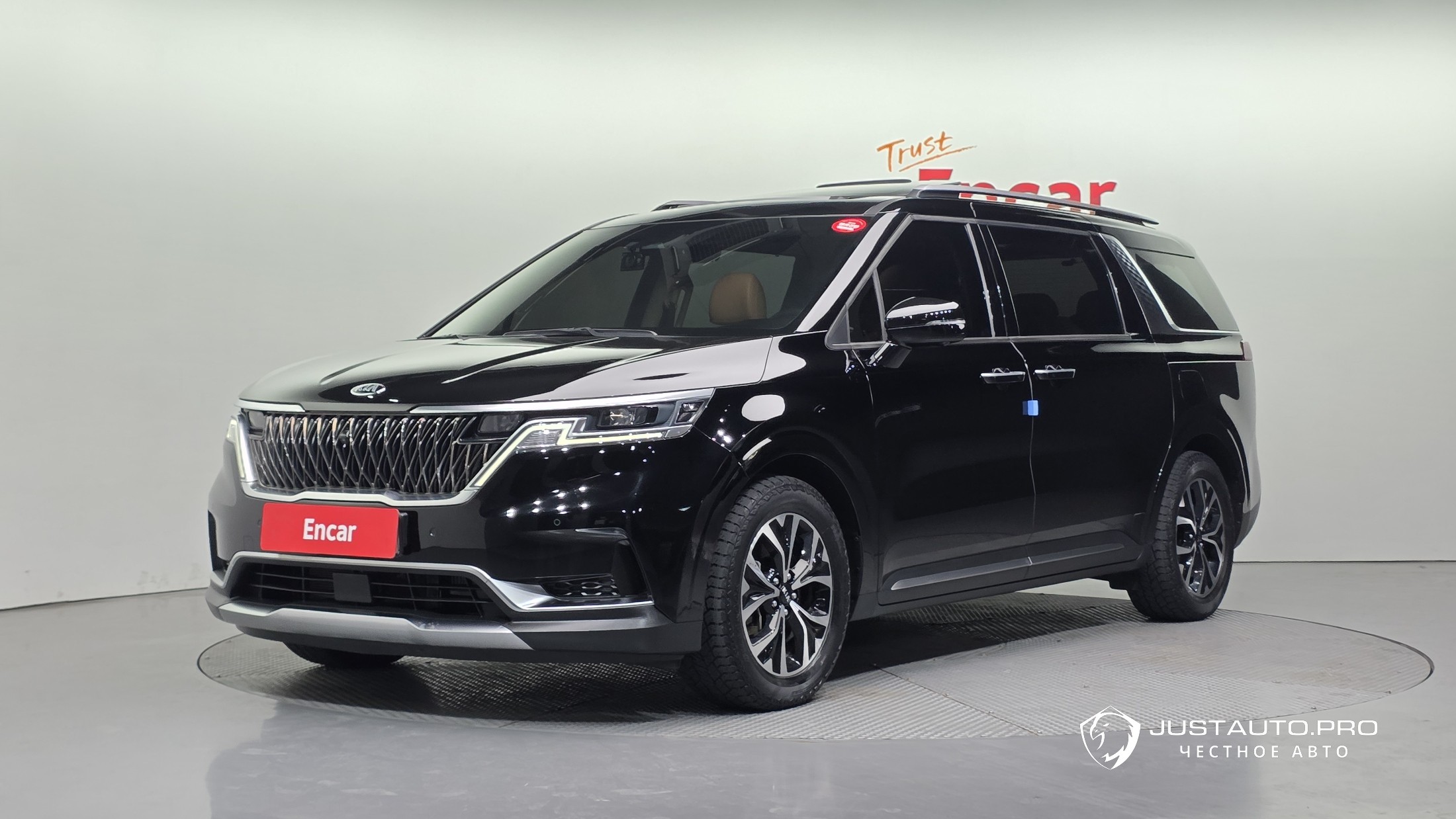 Автомобиль Kia Canival