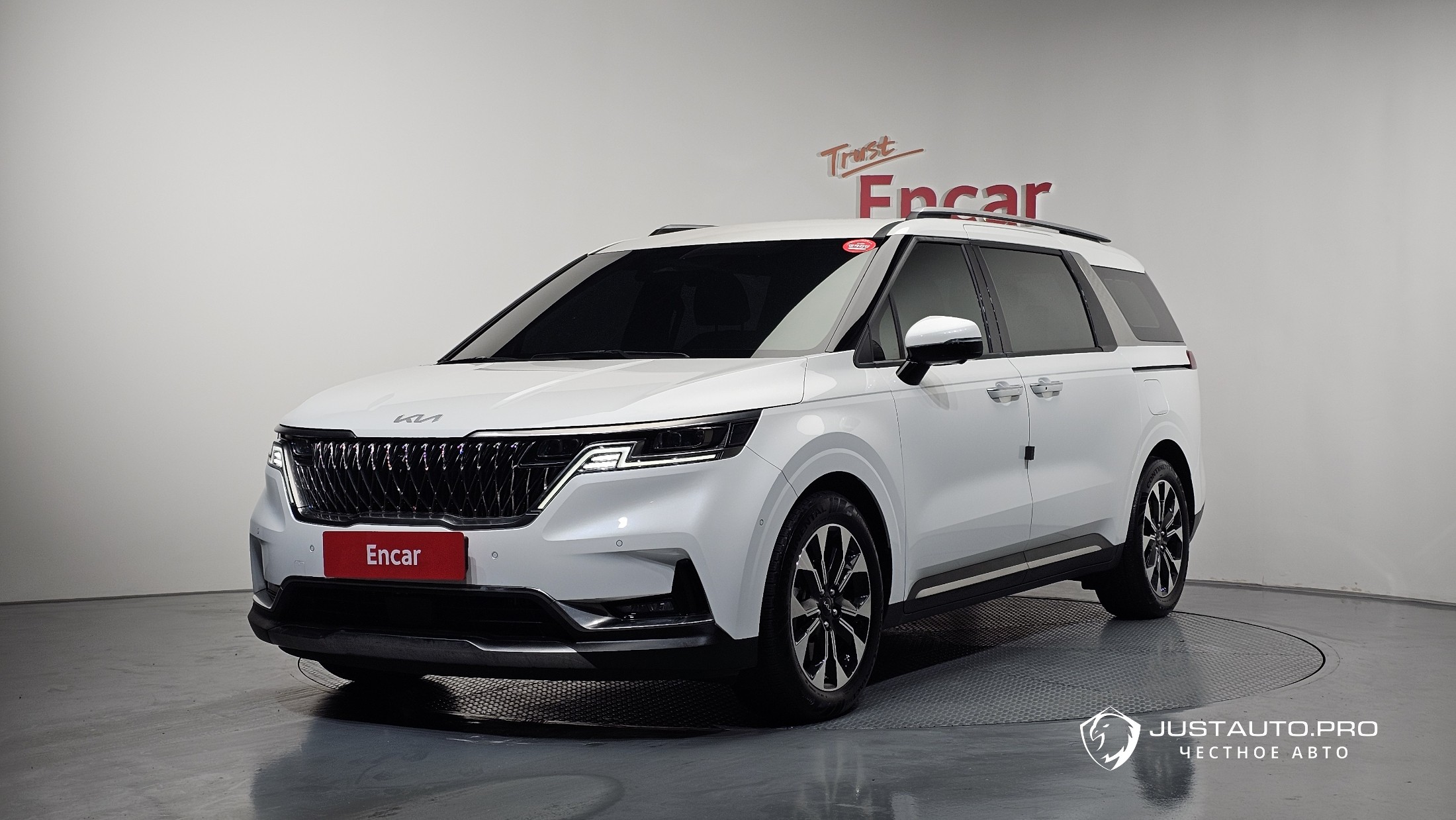 Автомобиль Kia Canival