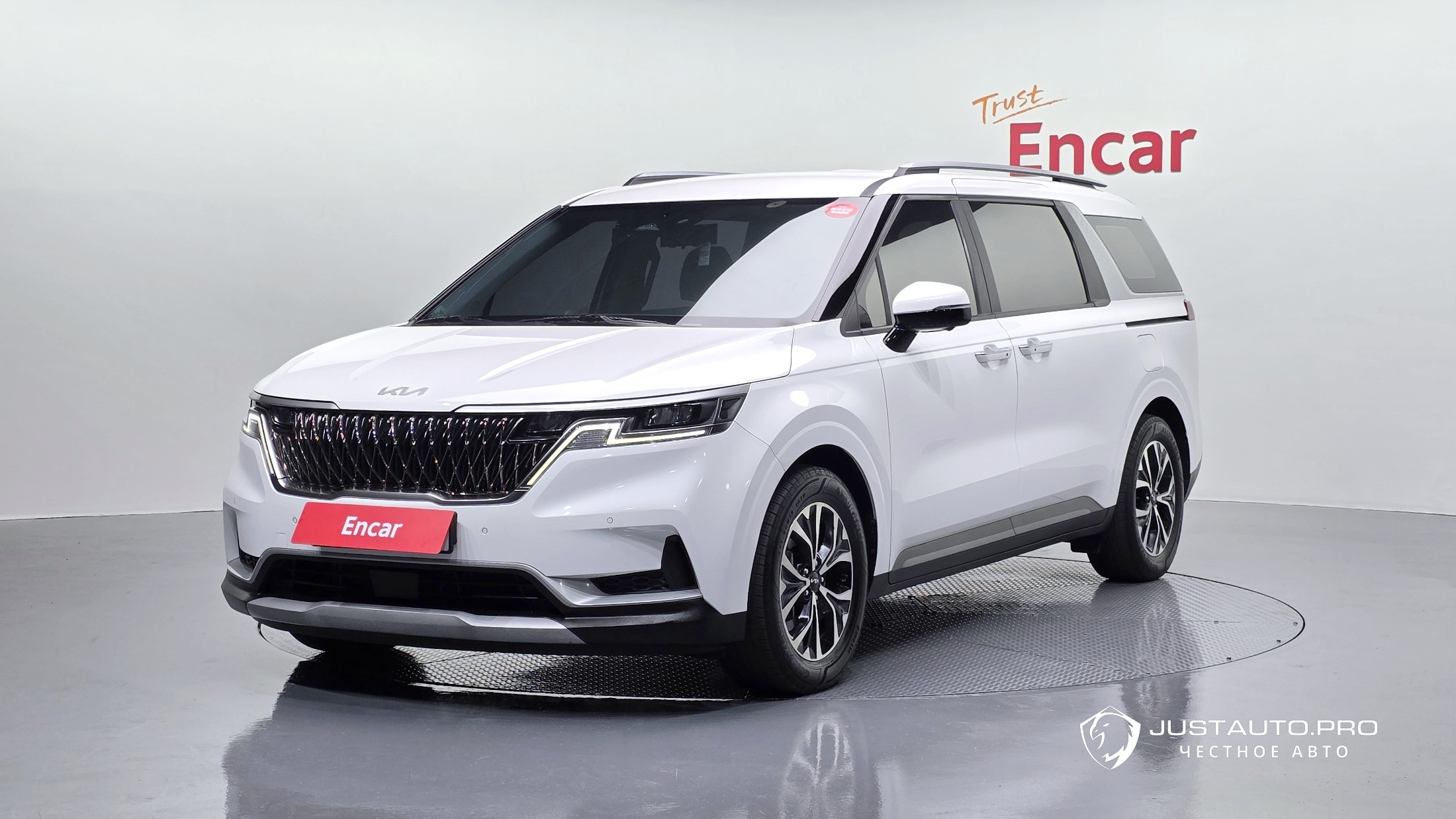Автомобиль Kia Canival