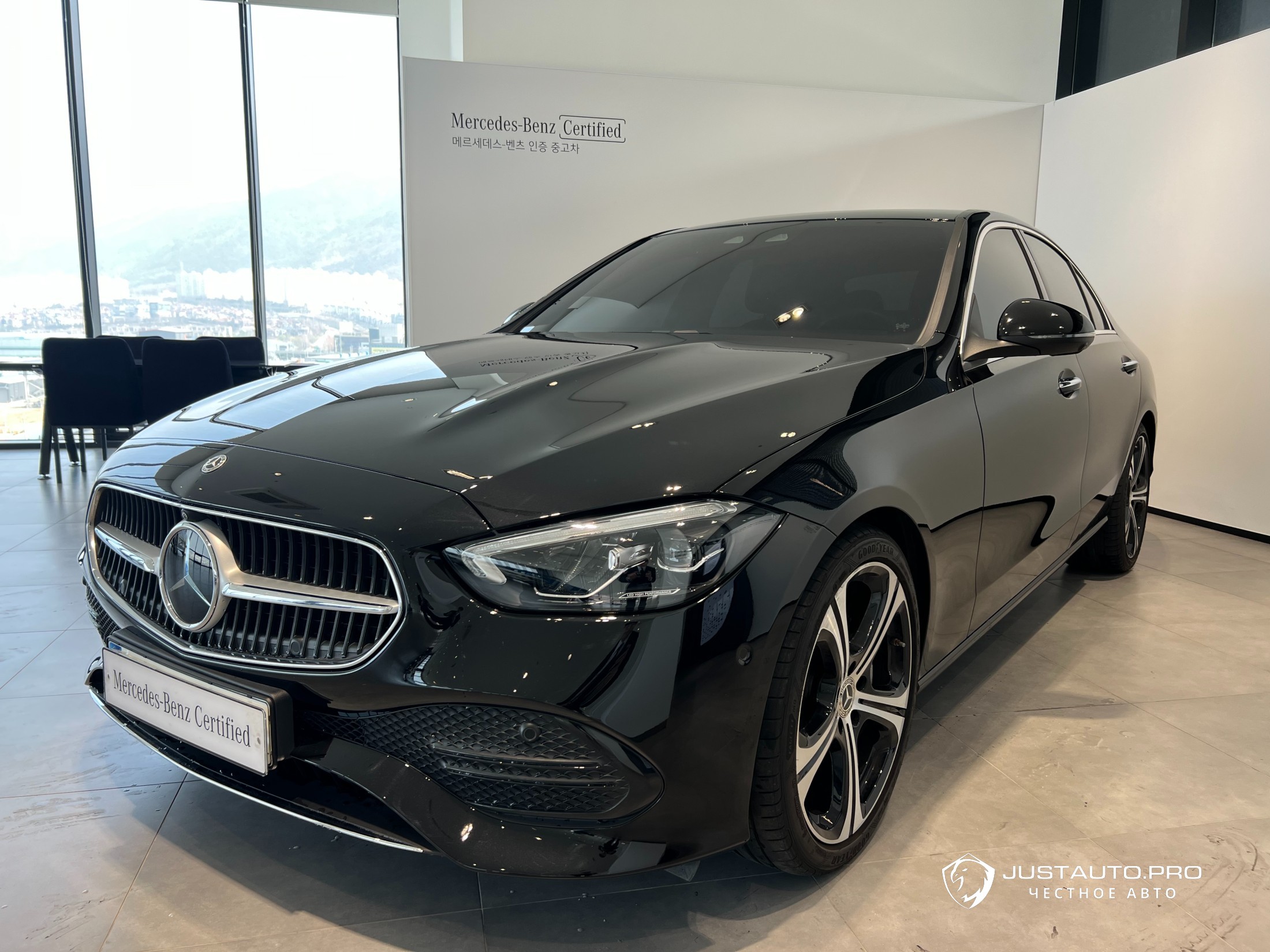 Автомобиль Mercedes-Benz C-Class