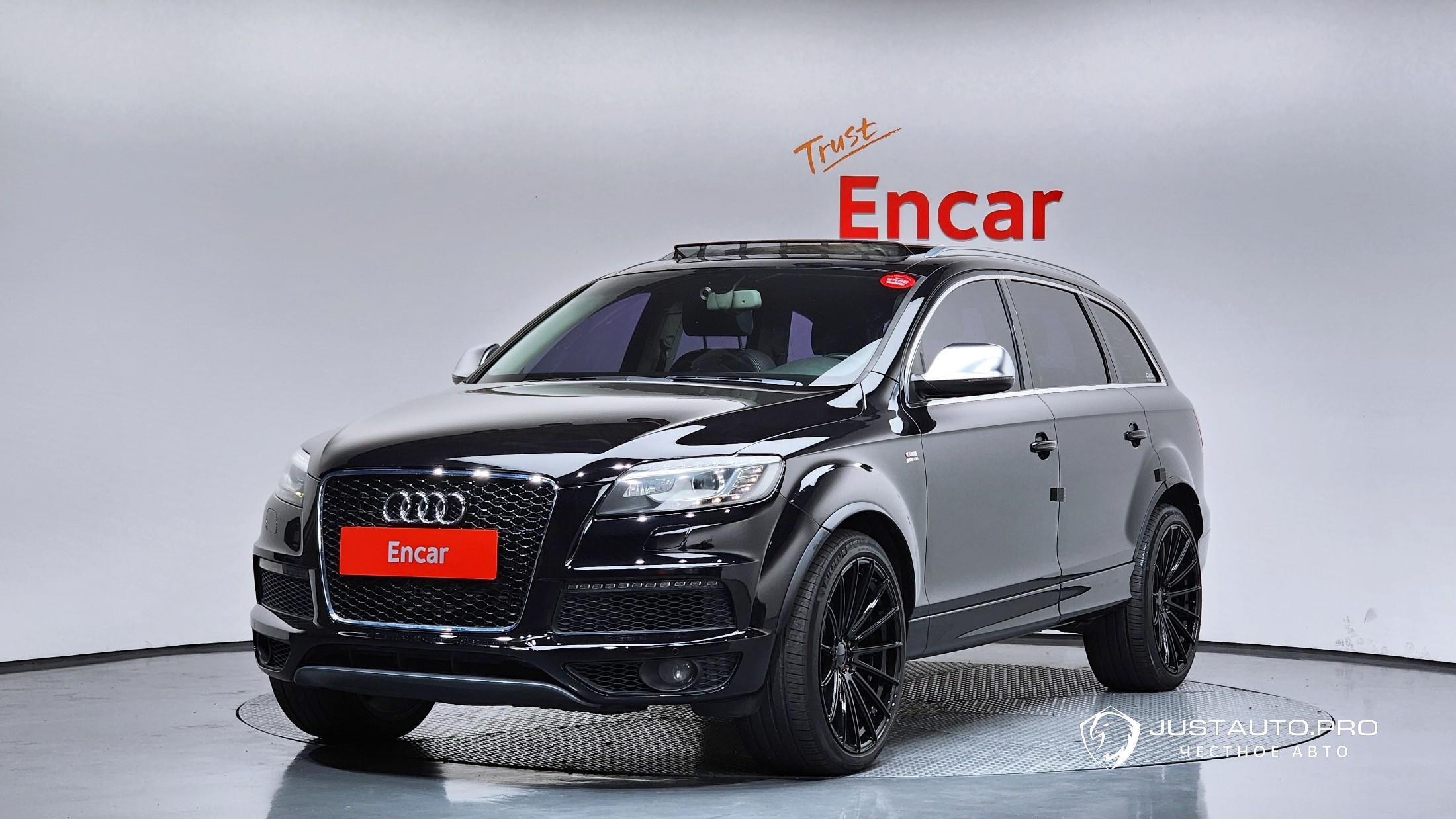 Автомобиль Audi Q7