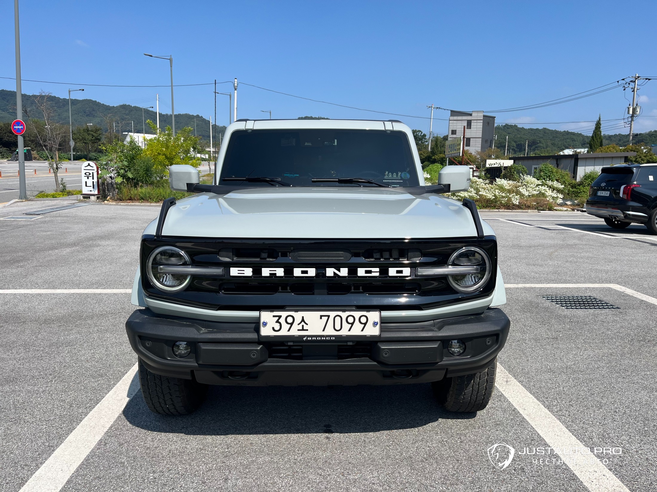 Автомобиль Ford Bronco
