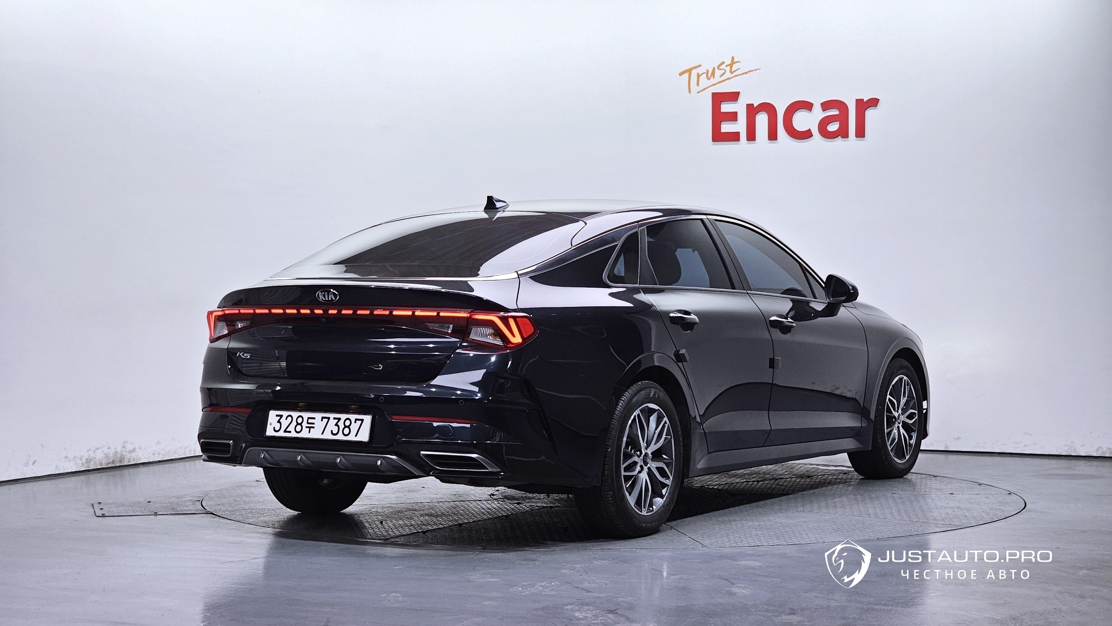 Автомобиль Kia K5