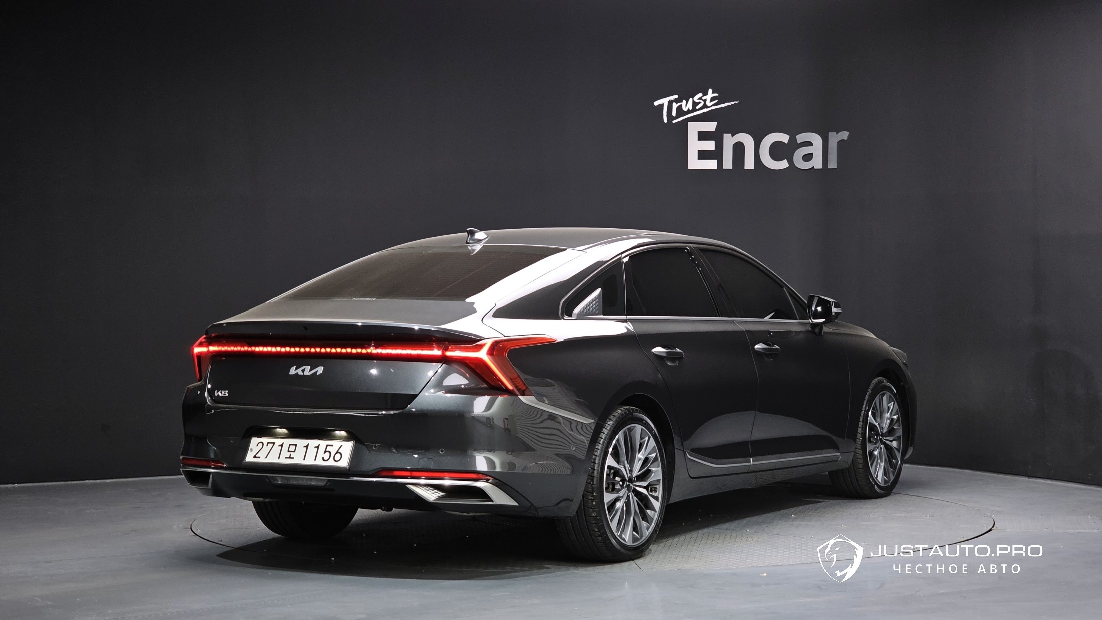 Автомобиль Kia K8