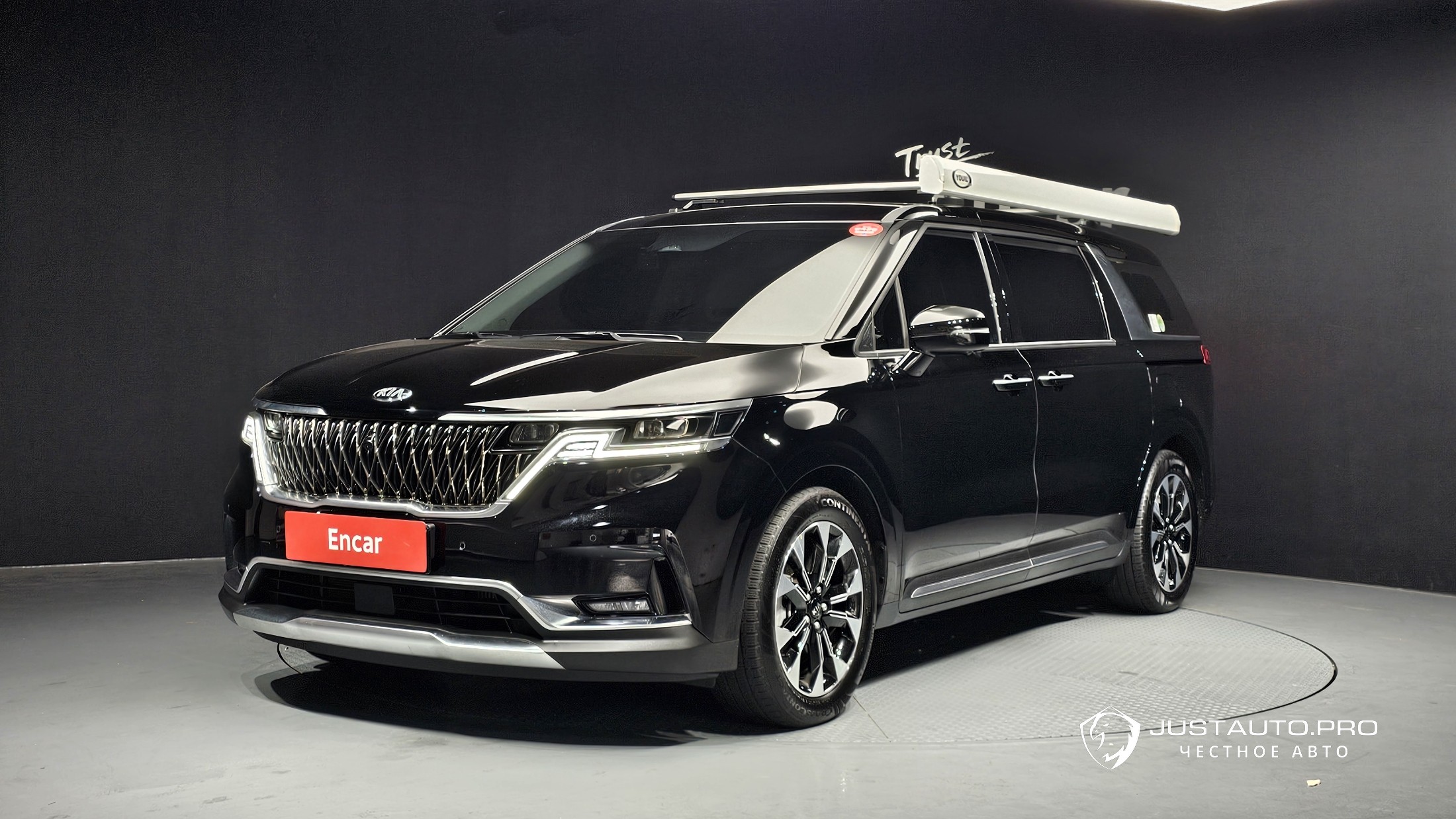 Автомобиль Kia Canival