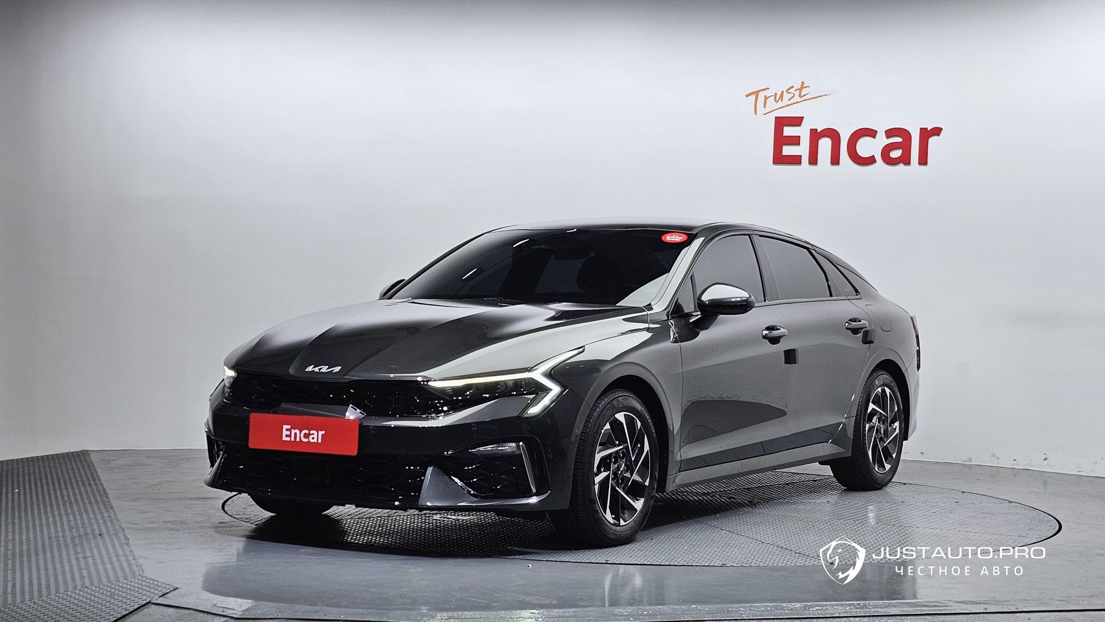 Автомобиль Kia K5