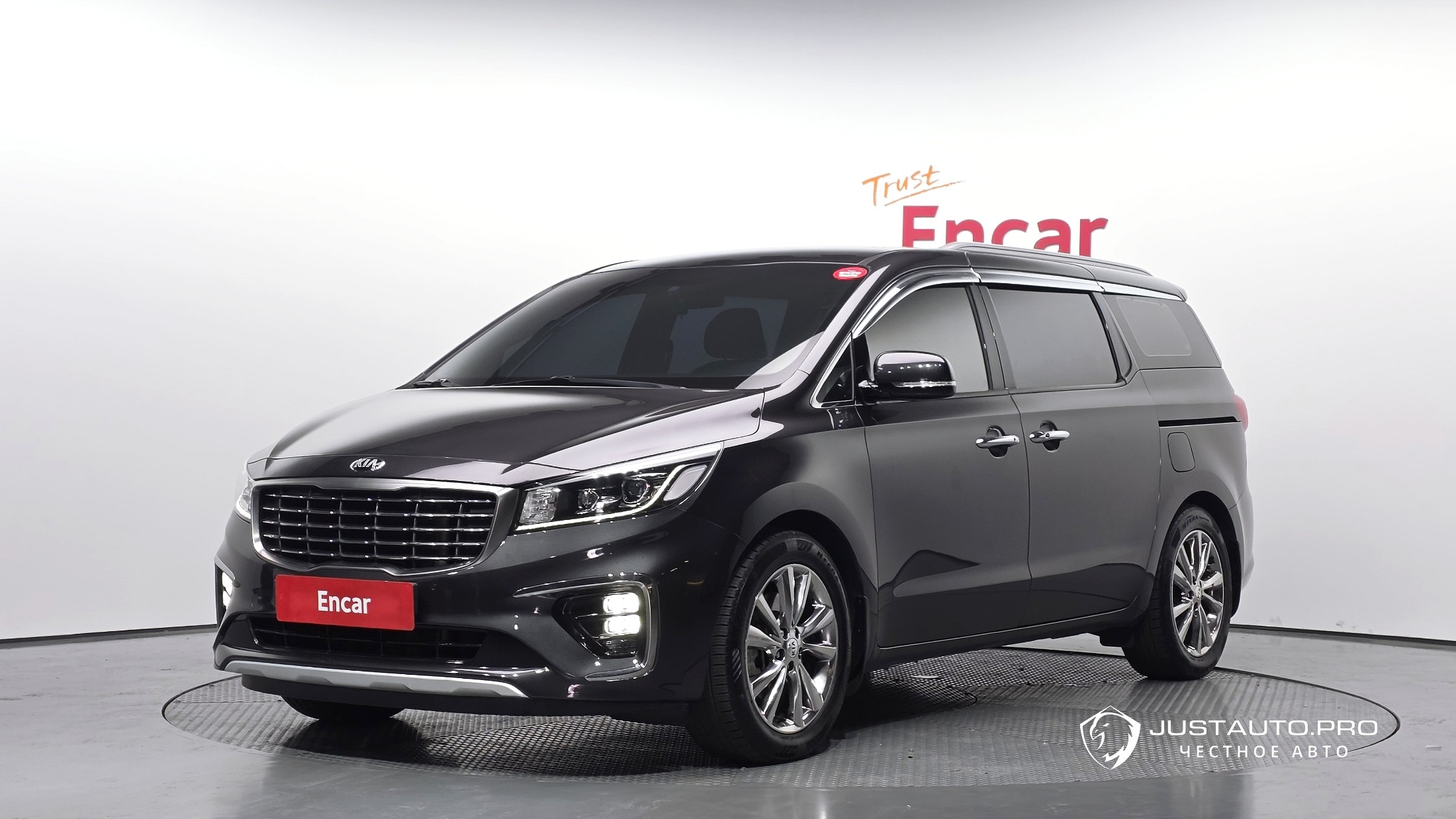 Автомобиль Kia Canival