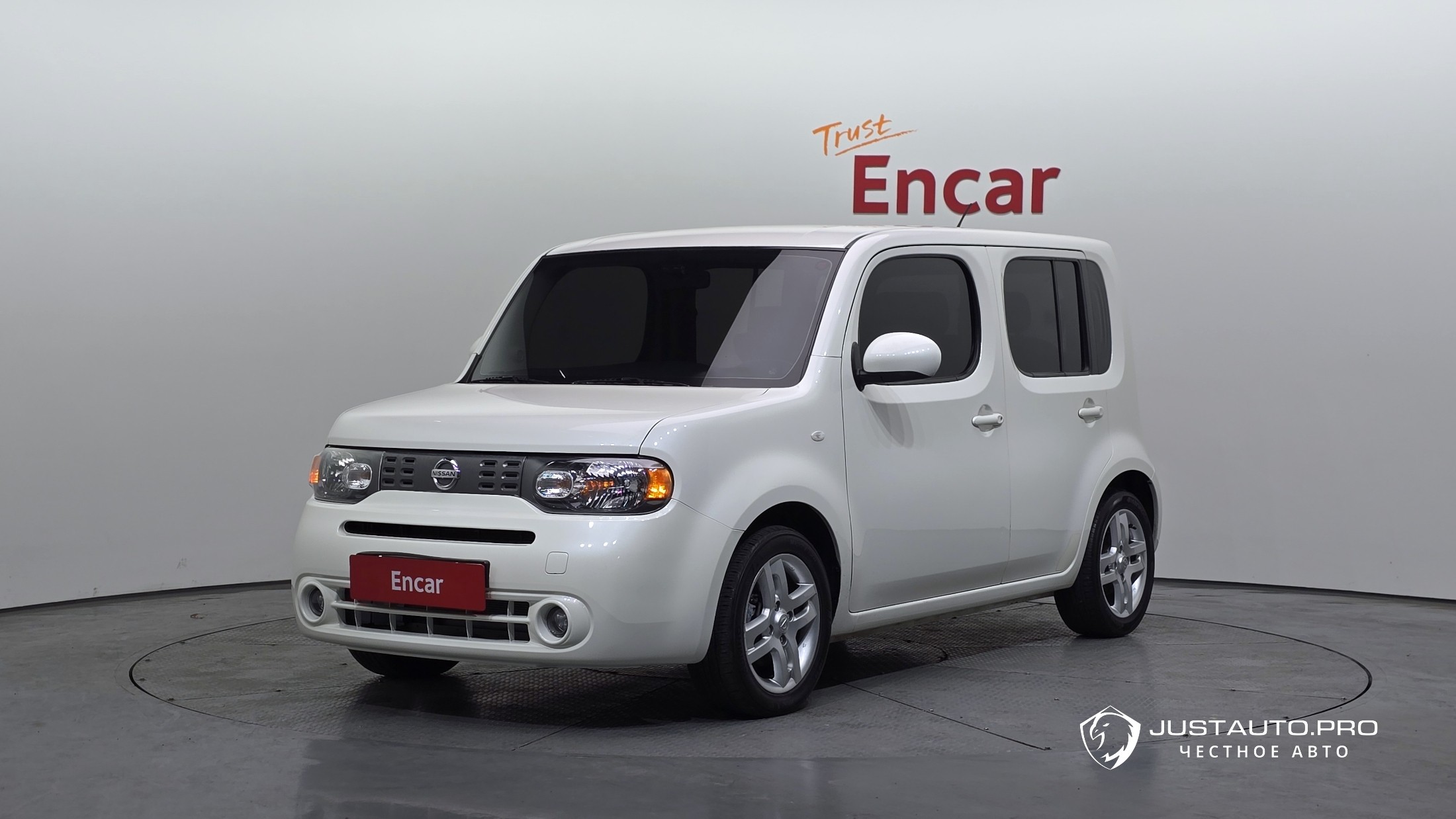 Автомобиль Nissan Cube