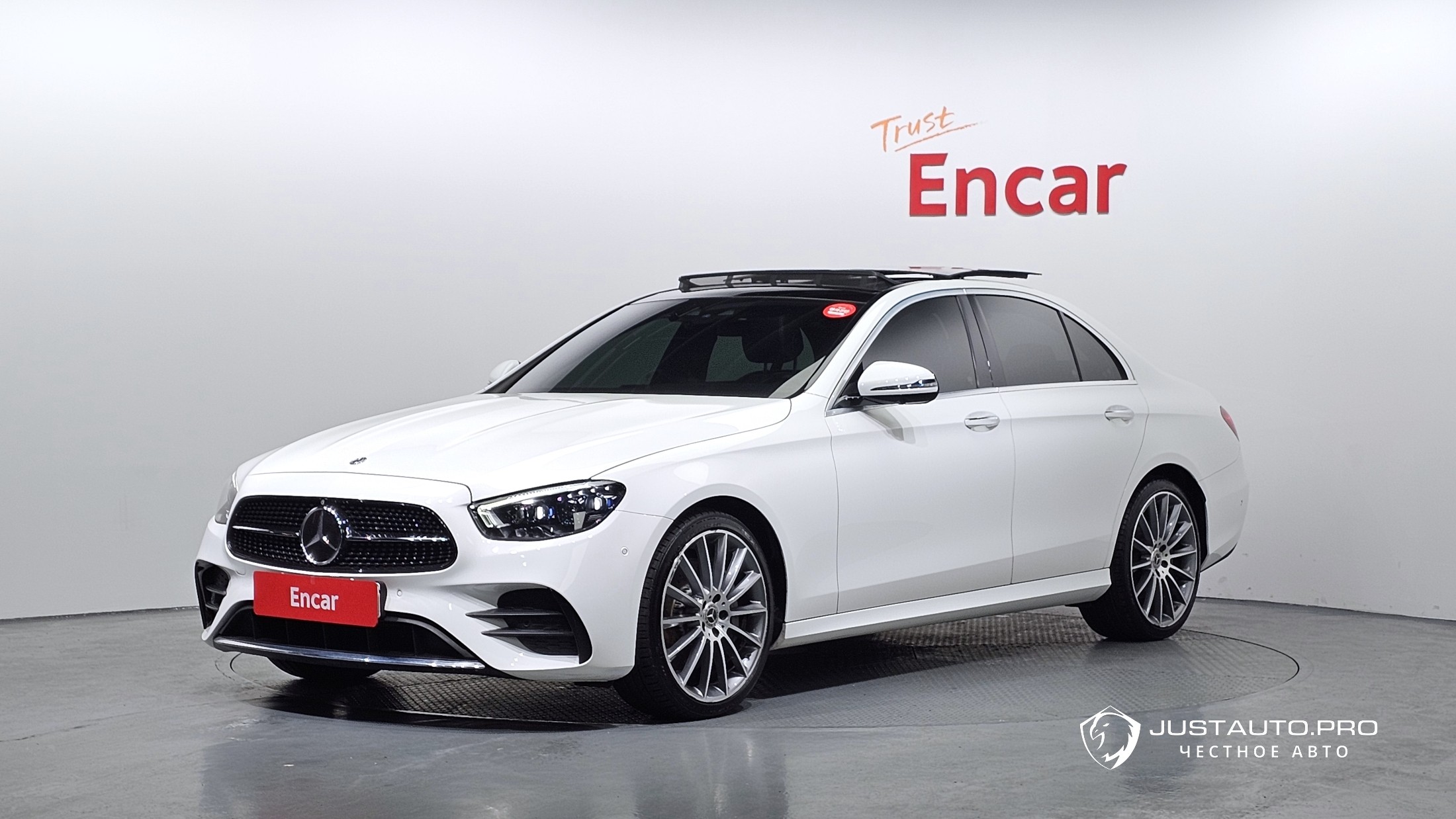 Автомобиль Mercedes-Benz E-Class