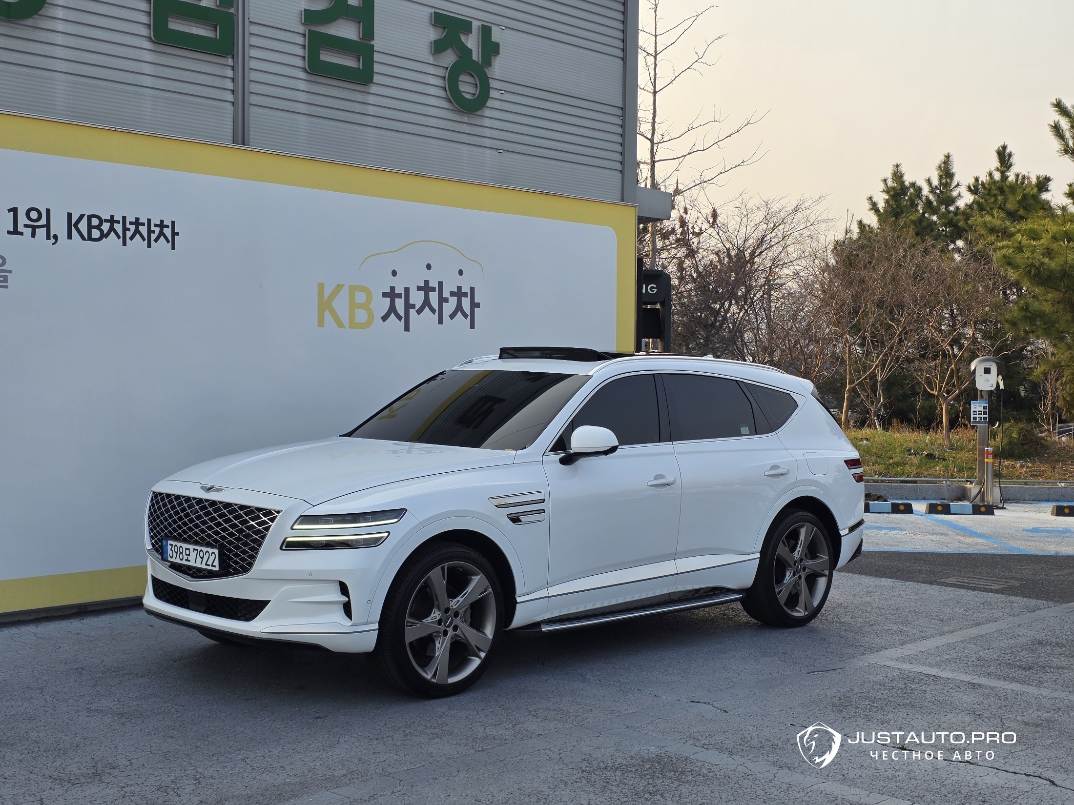 Автомобиль Genesis GV80