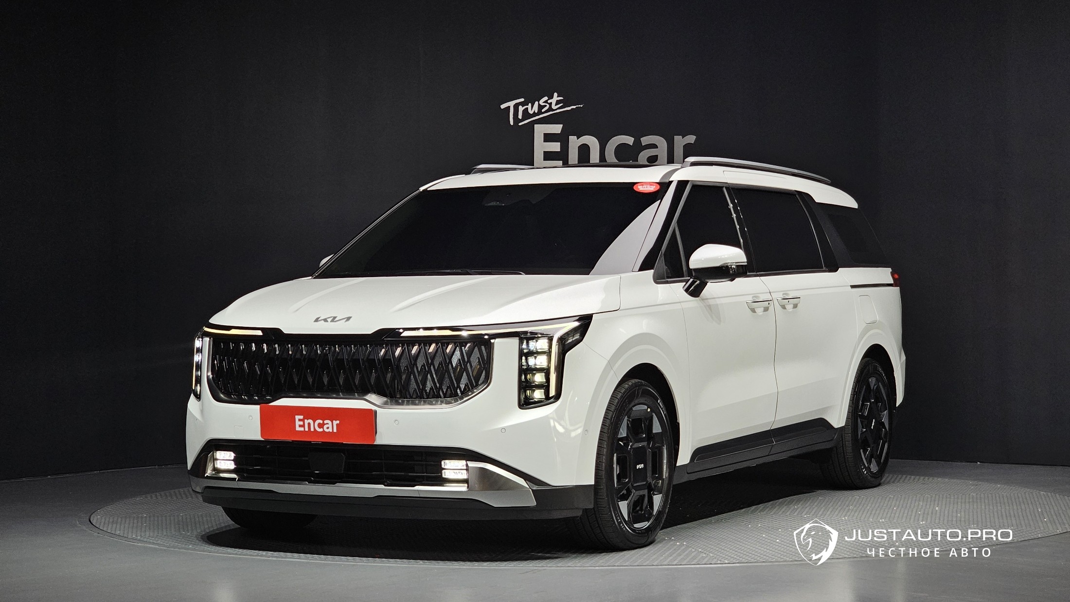 Автомобиль Kia Canival