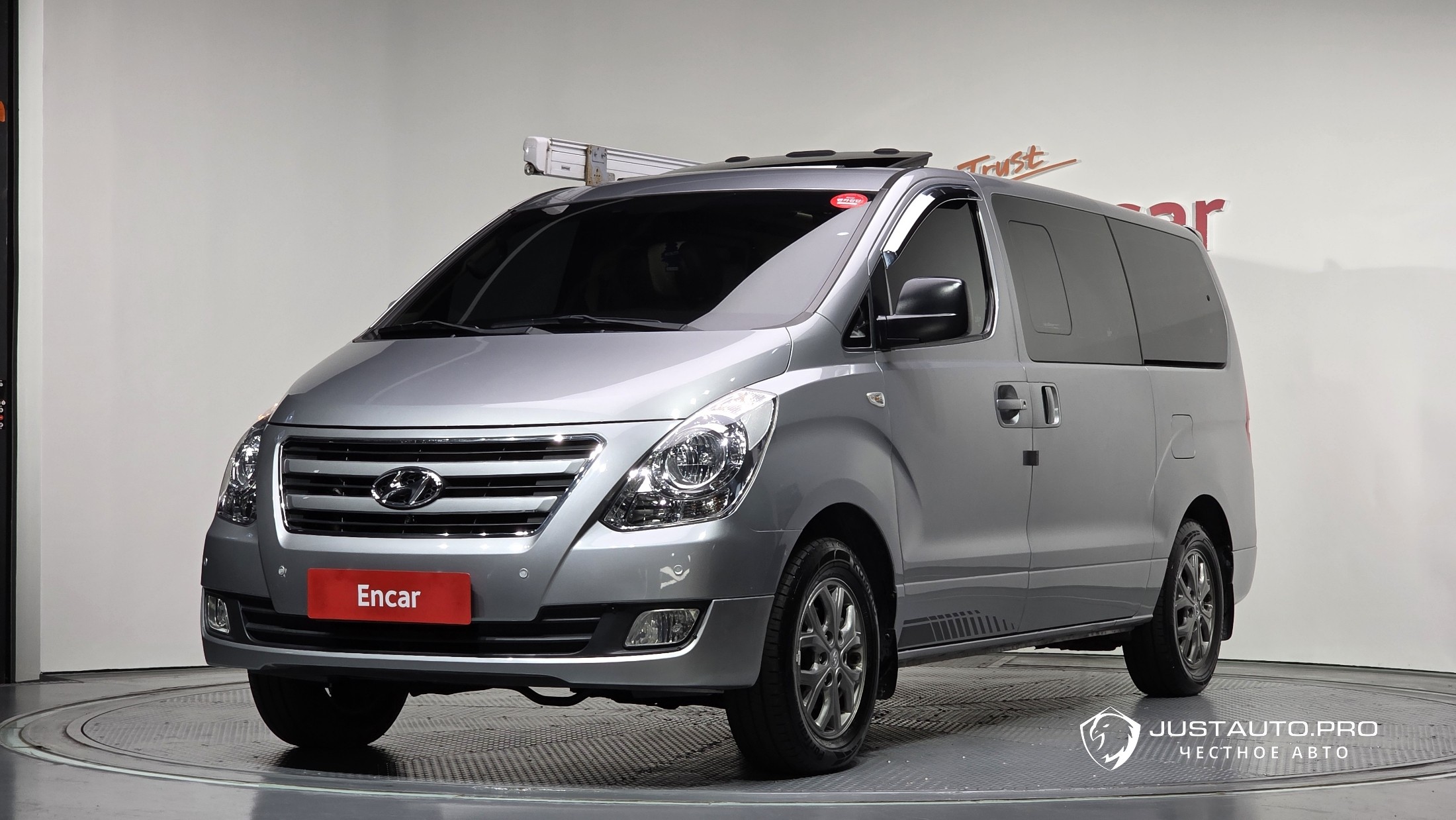 Автомобиль Hyundai Starex