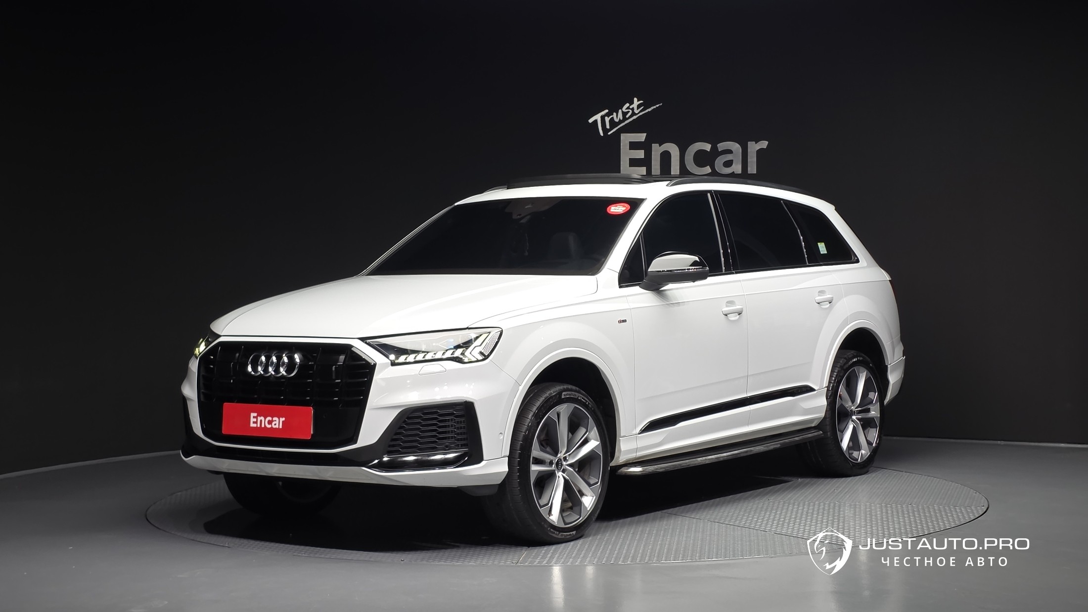 Автомобиль Audi Q7