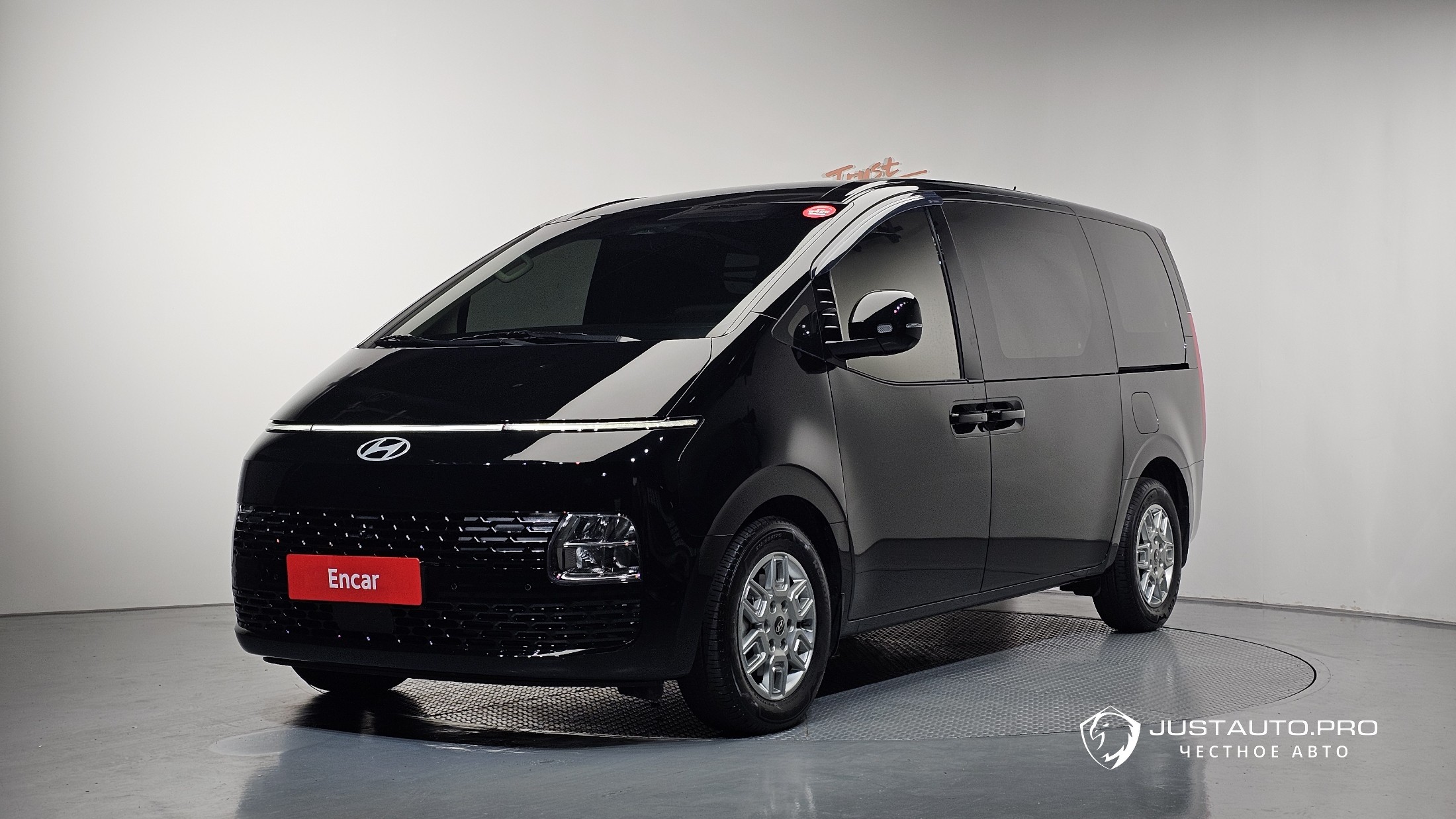 Автомобиль Hyundai Staria