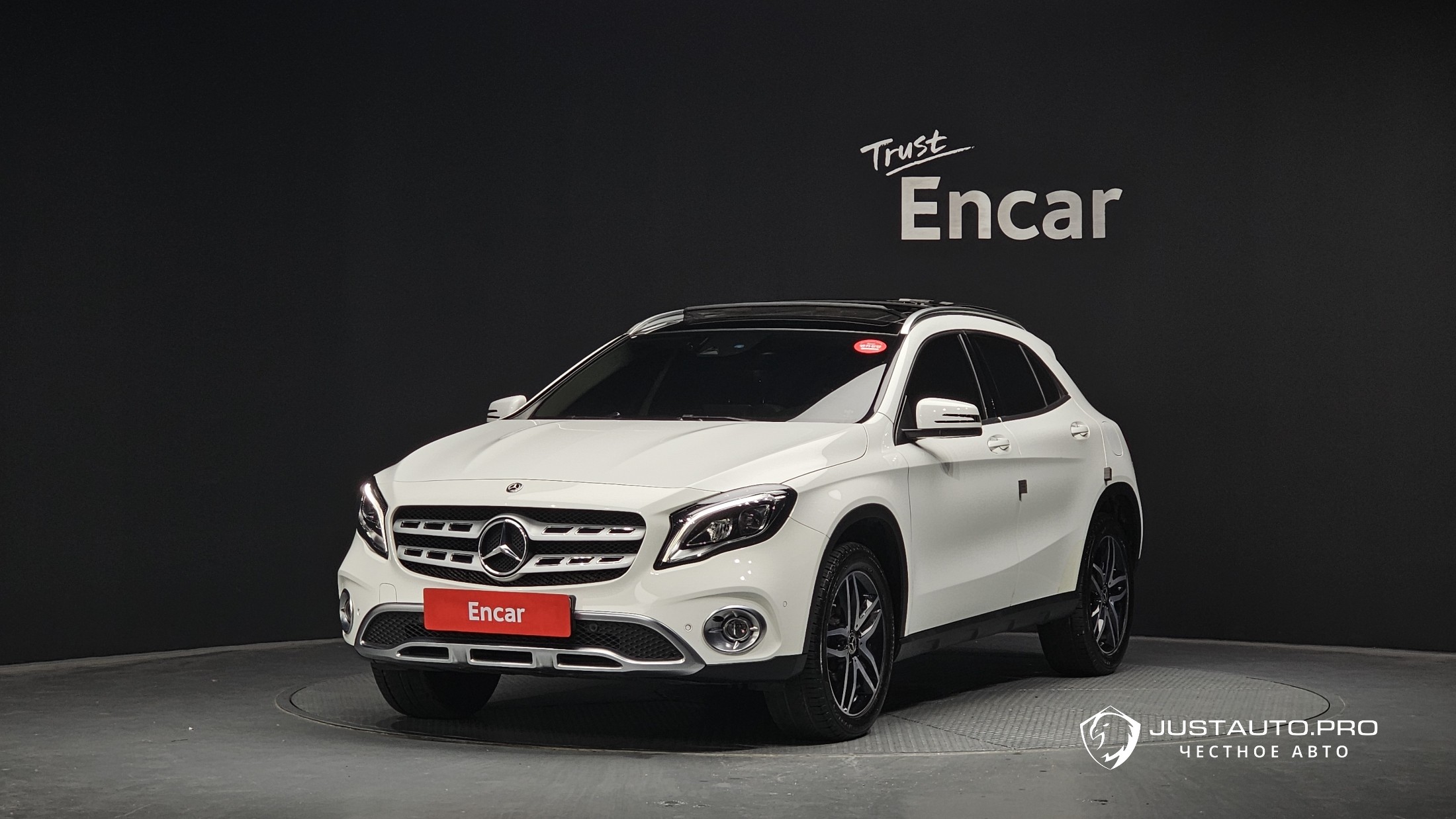 Автомобиль Mercedes-Benz GLA-Class