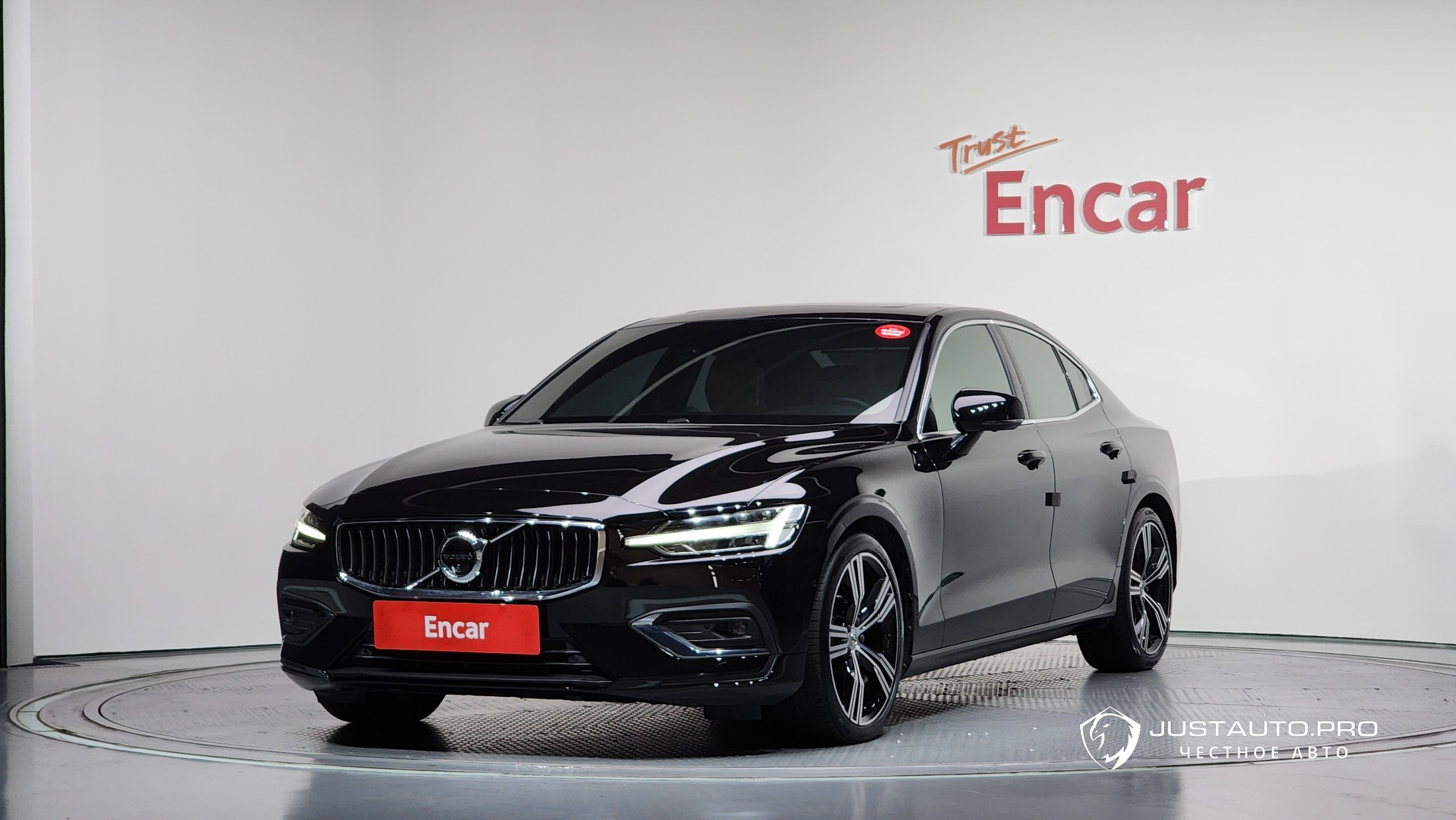 Автомобиль Volvo S60