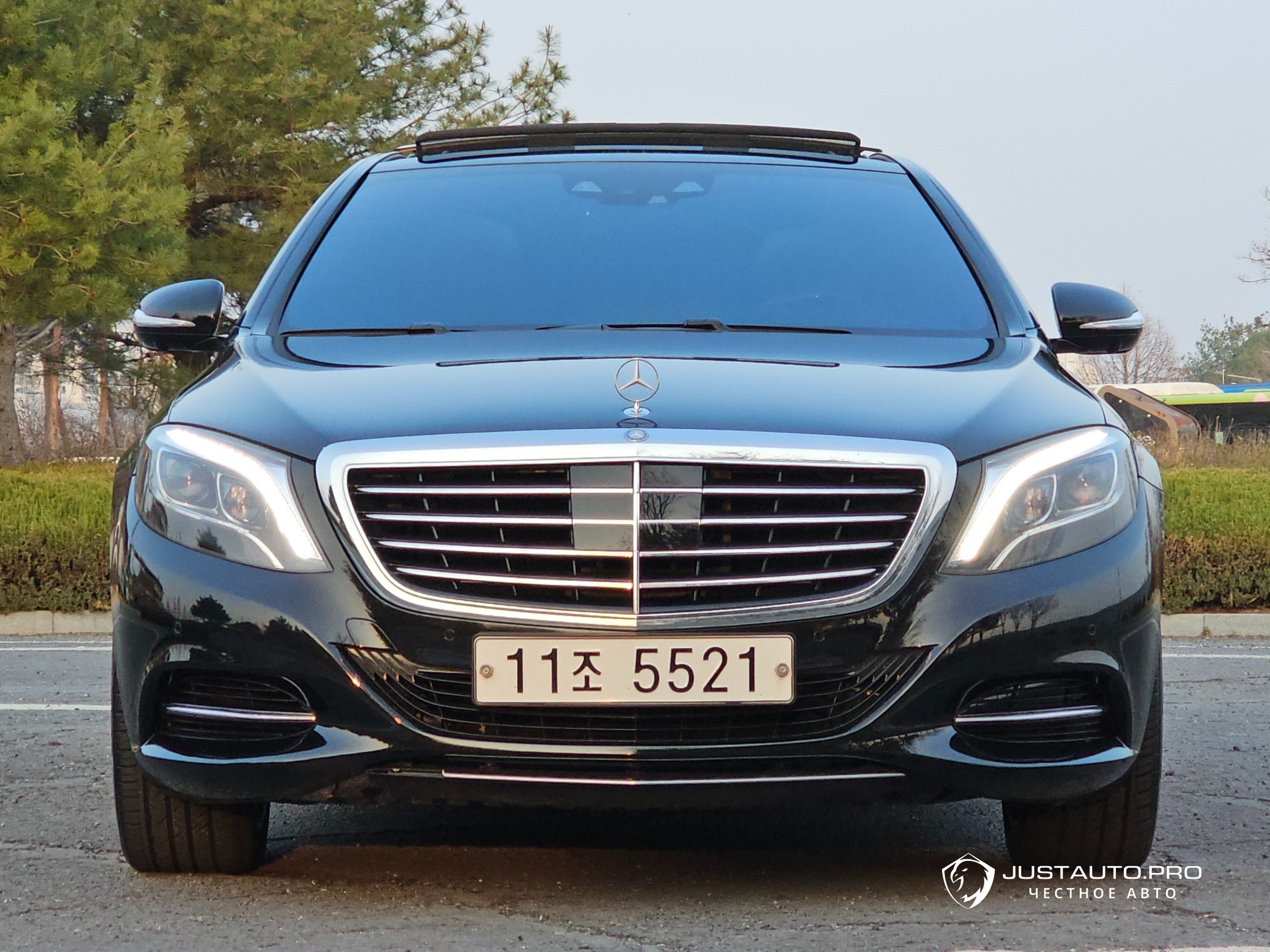 Автомобиль Mercedes-Benz S-Class