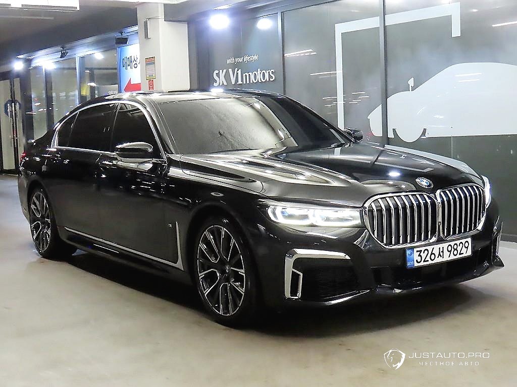Автомобиль BMW 7-Series