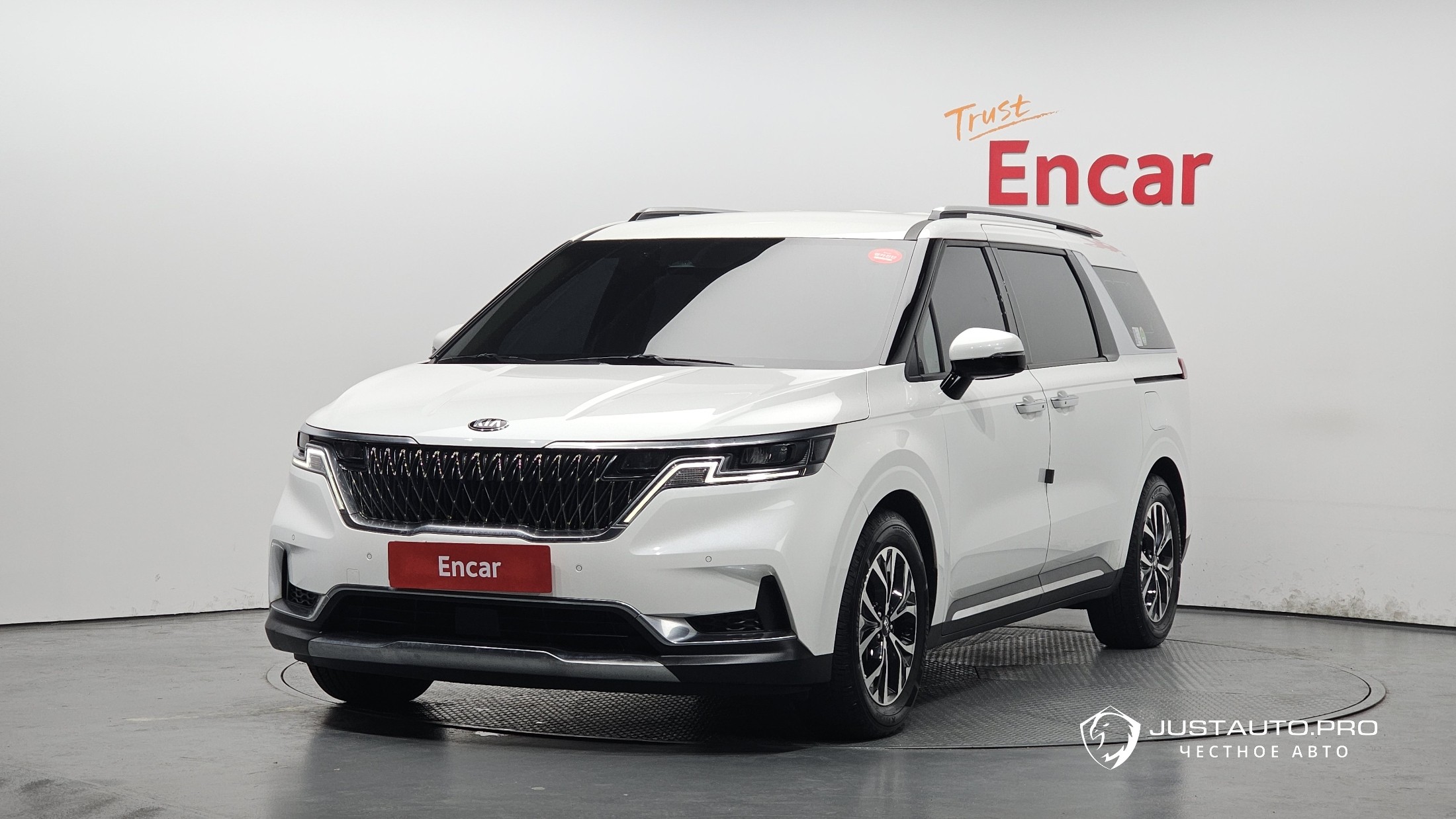 Автомобиль Kia Canival