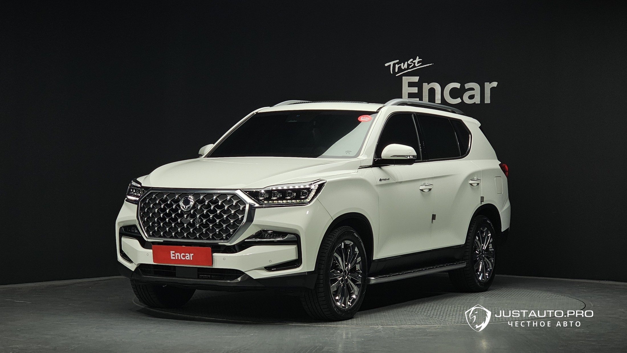 Автомобиль KG_Mobility_Ssangyong Rexton