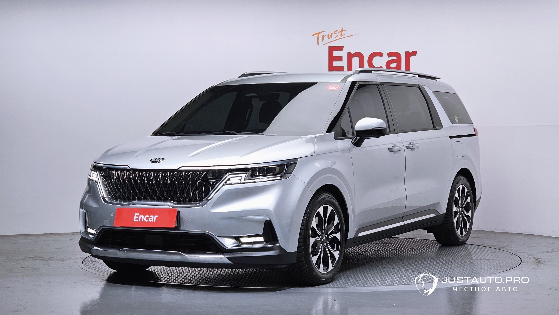Автомобиль Kia Canival