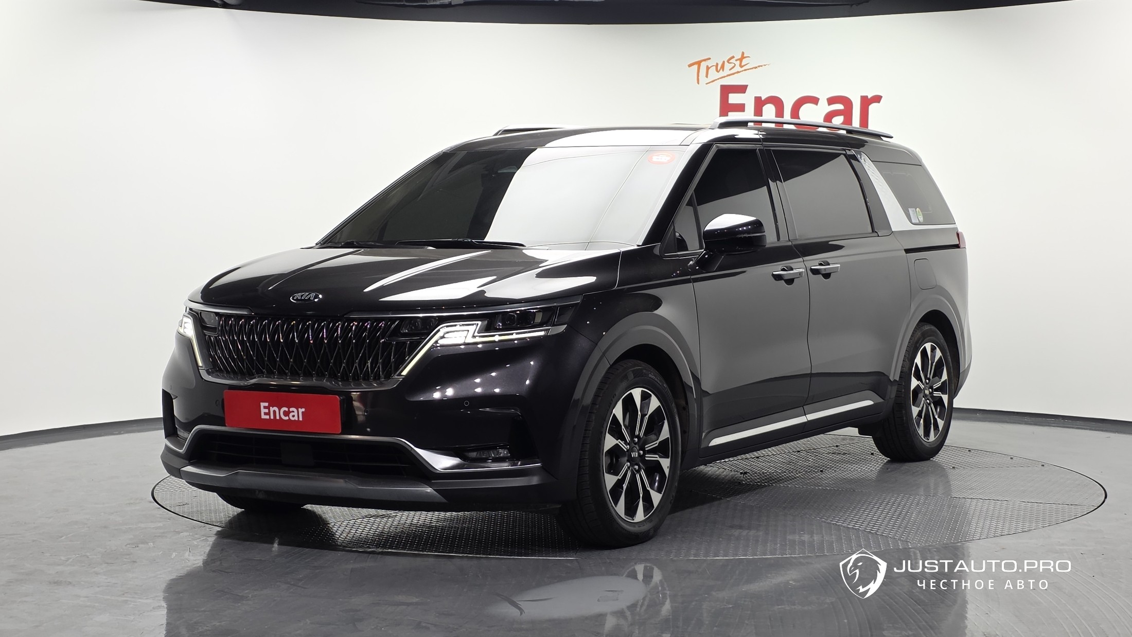 Автомобиль Kia Canival