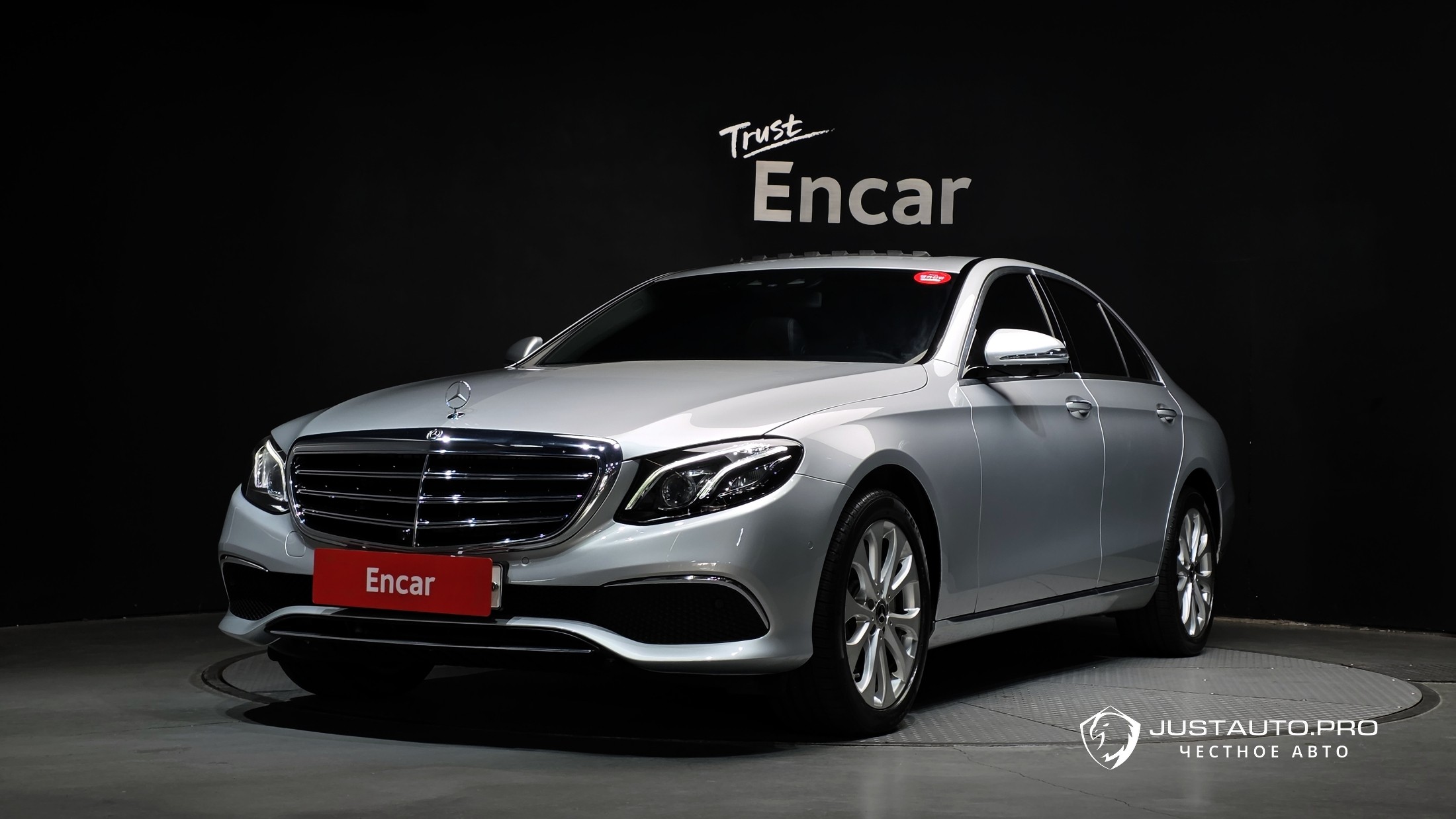 Автомобиль Mercedes-Benz E-Class