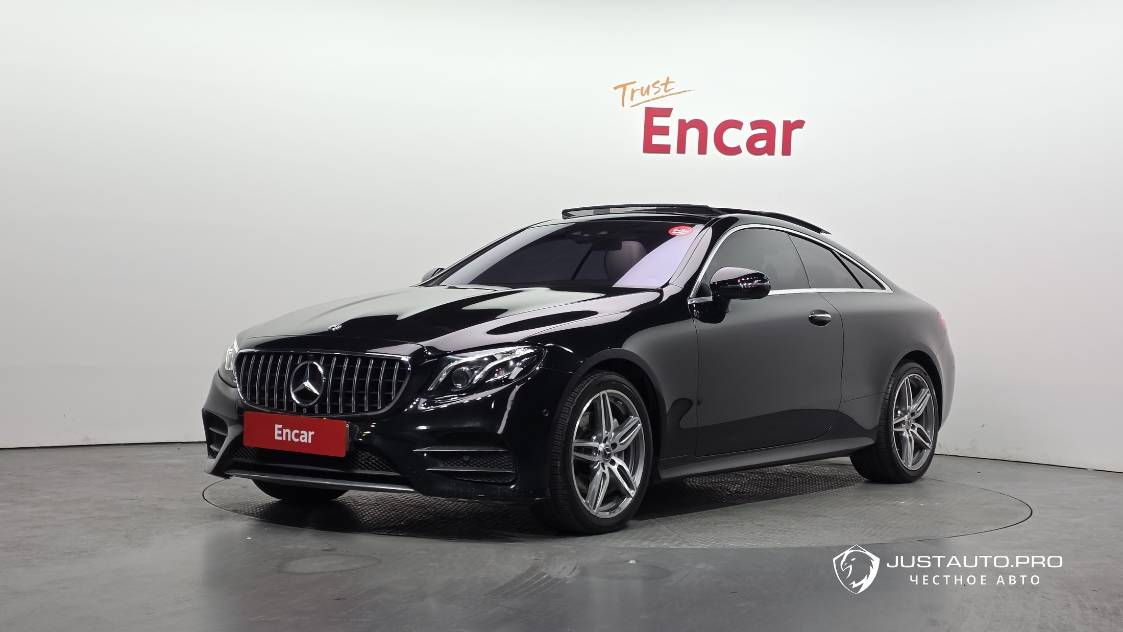 Автомобиль Mercedes-Benz E-Class