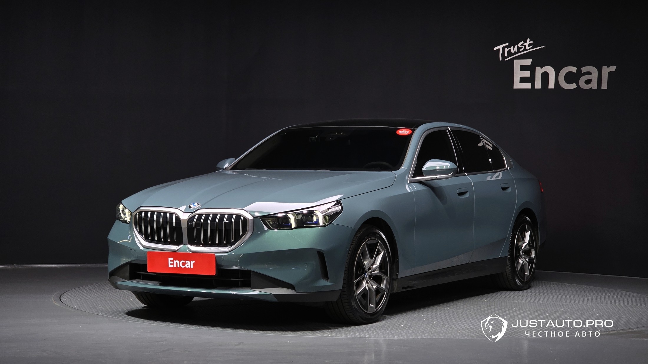 Автомобиль BMW 5-Series