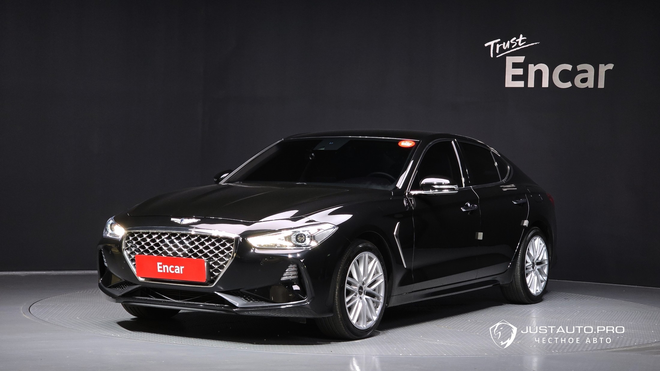 Автомобиль Genesis G70