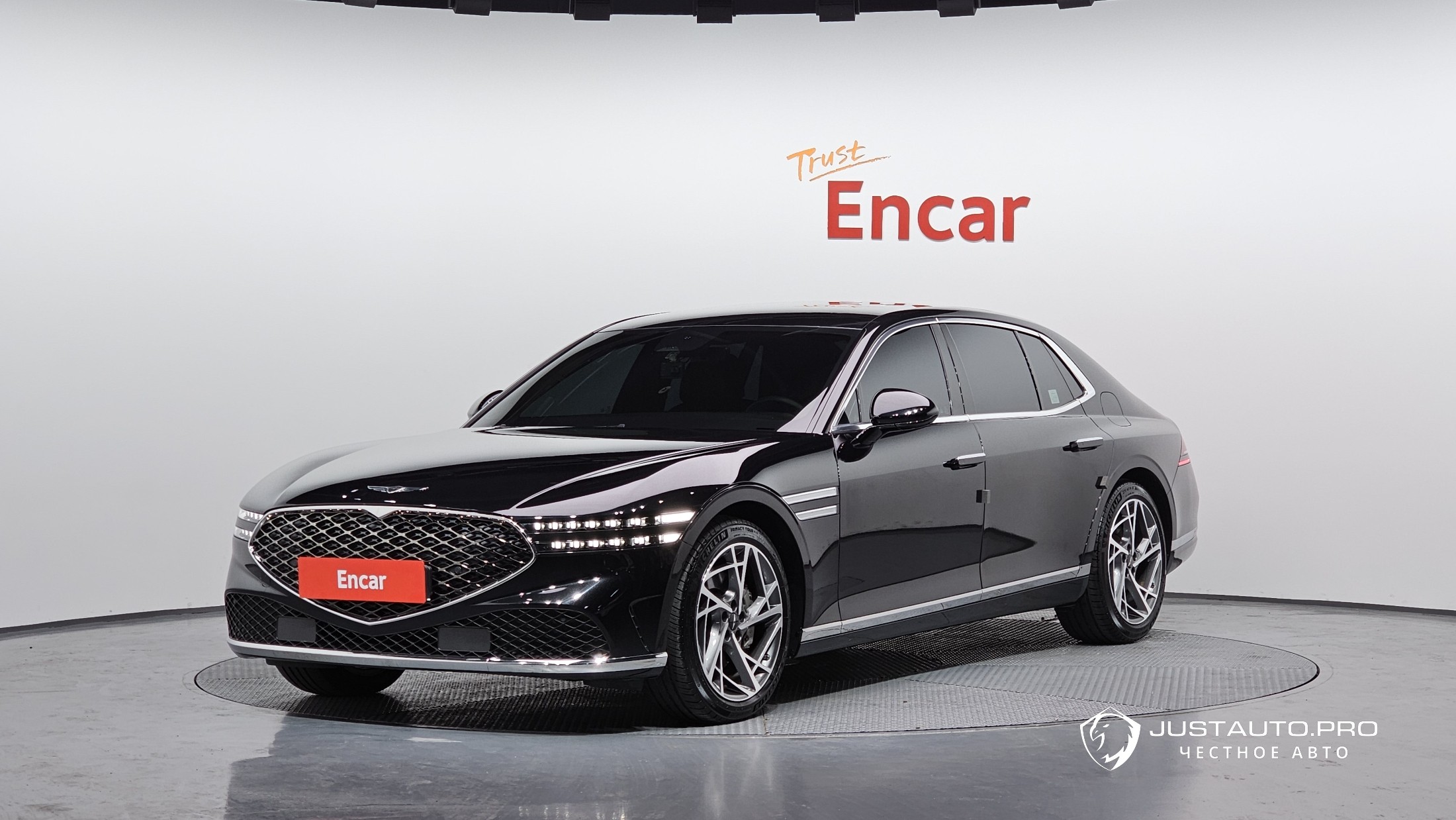 Автомобиль Genesis G90