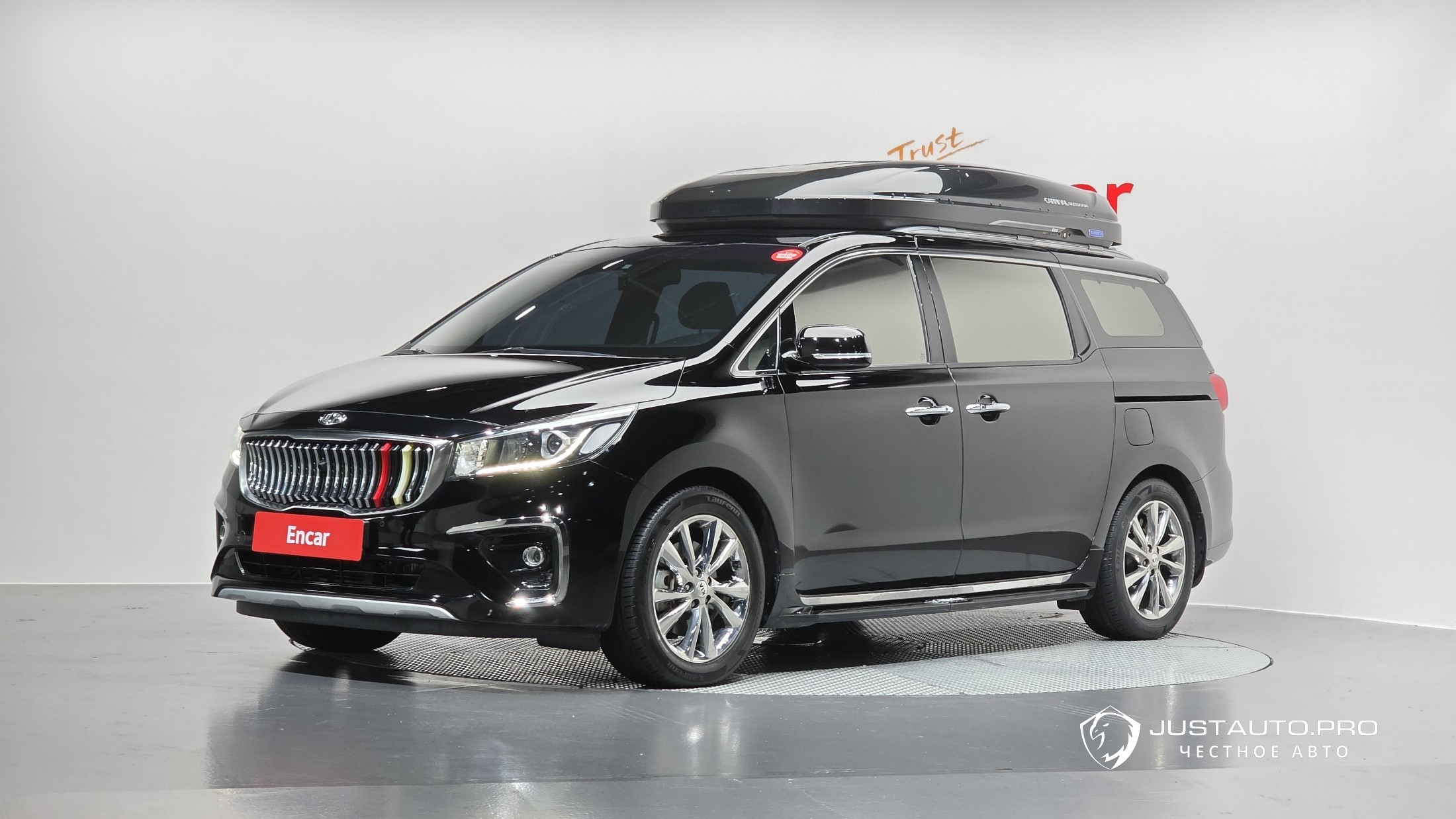 Автомобиль Kia Canival