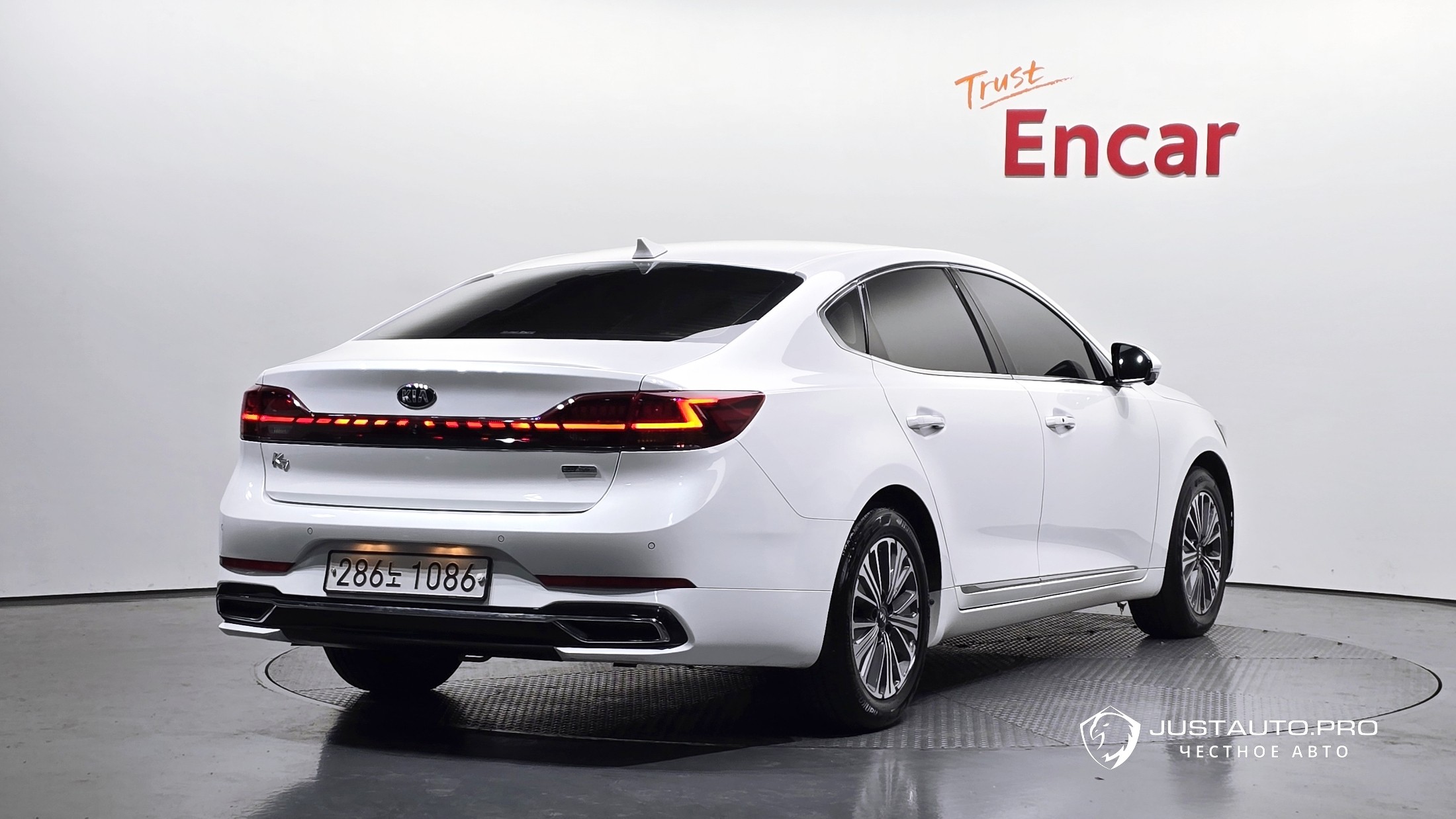 Автомобиль Kia K7