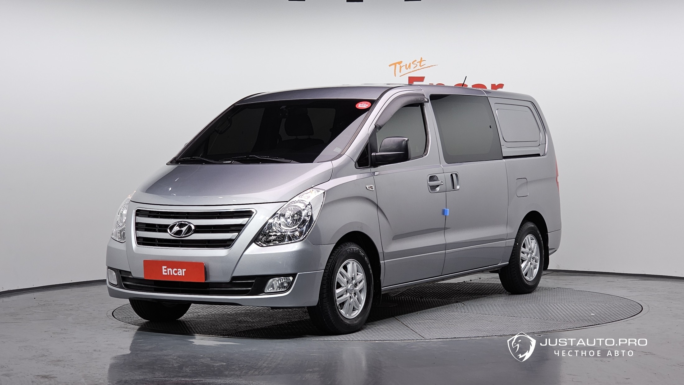 Автомобиль Hyundai Starex