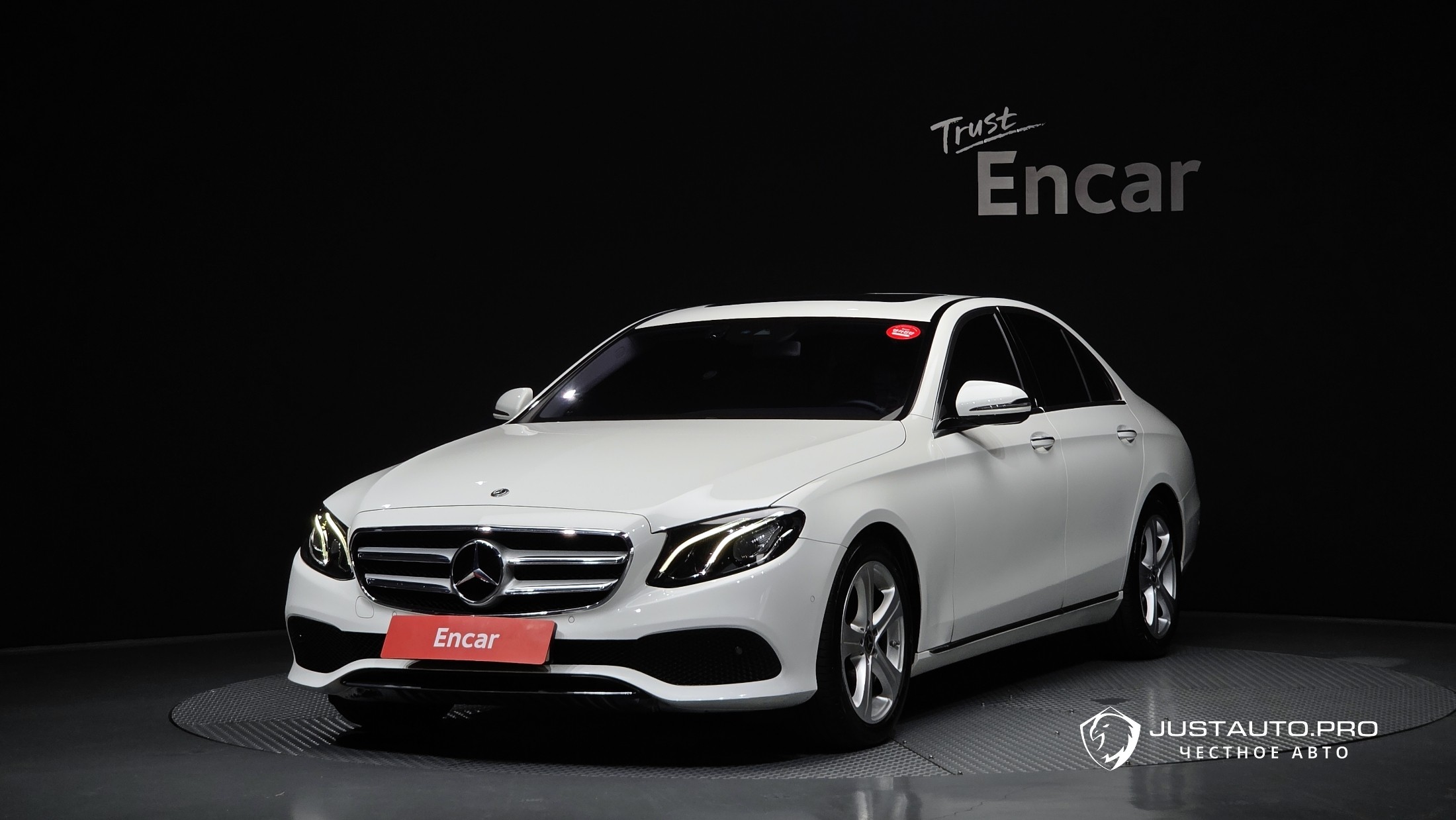 Автомобиль Mercedes-Benz E-Class