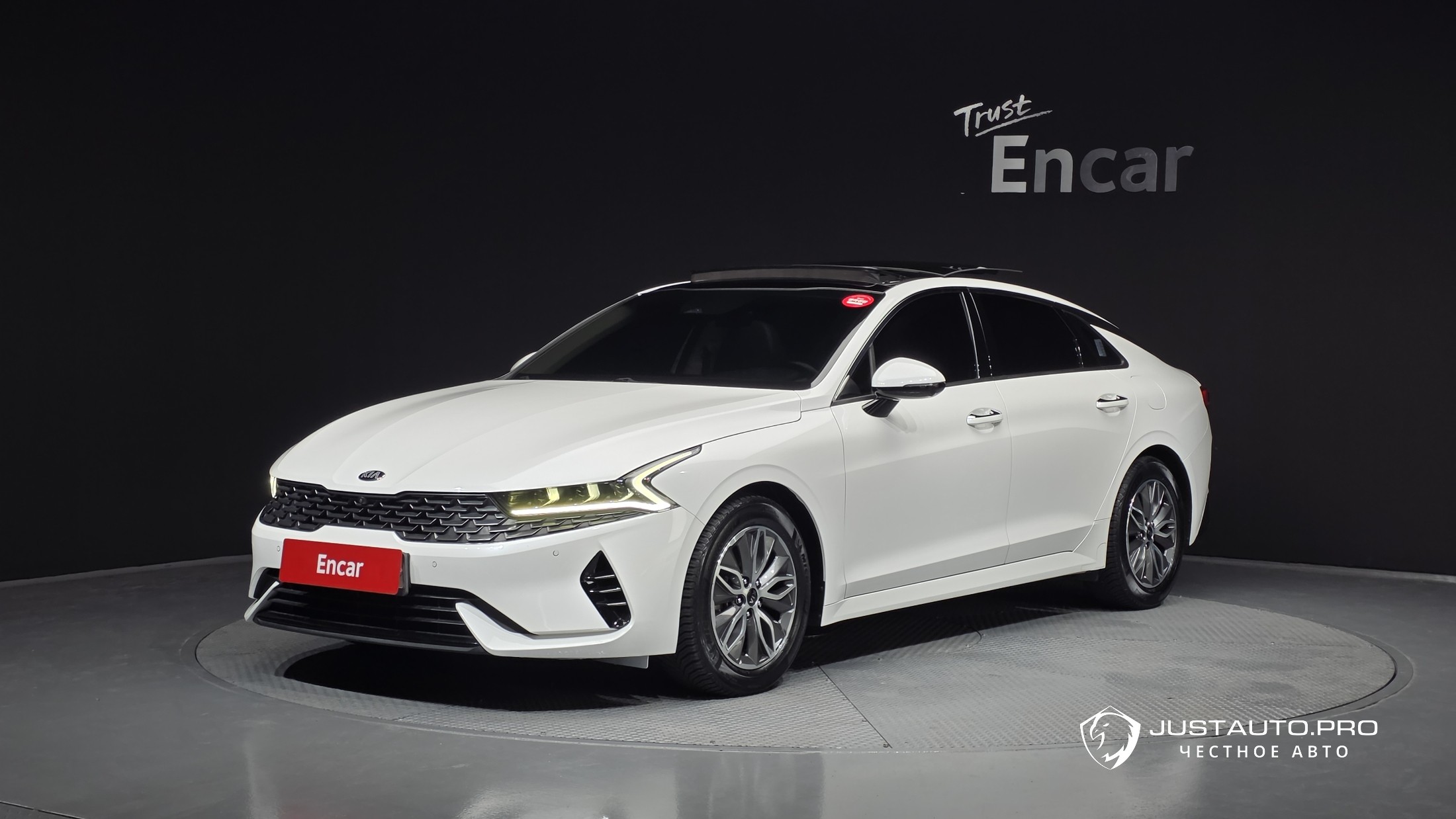 Автомобиль Kia K5