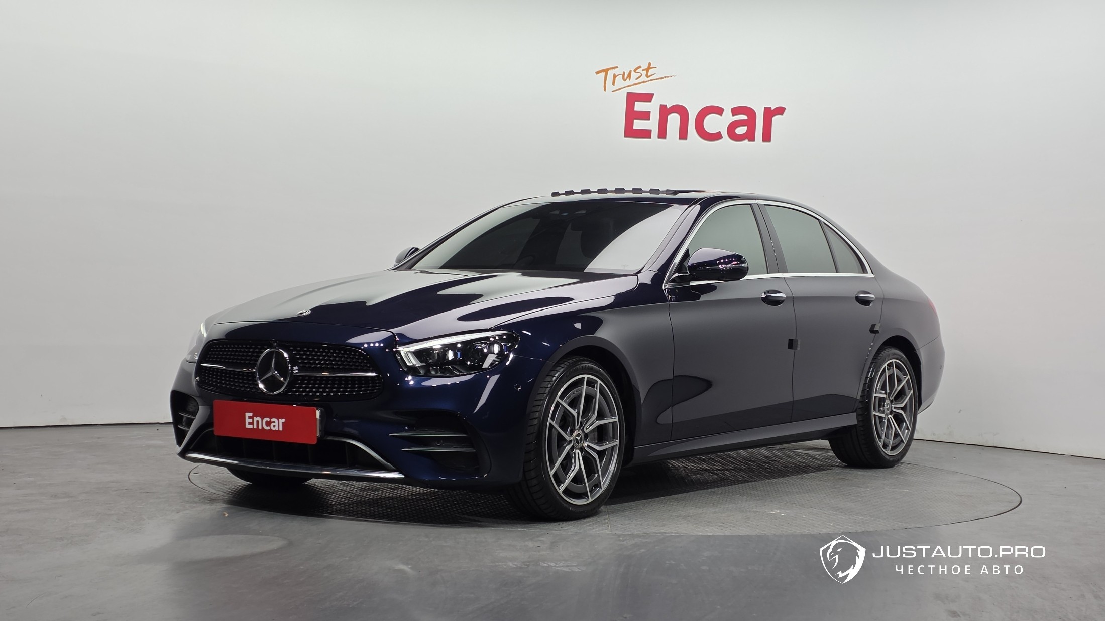 Автомобиль Mercedes-Benz E-Class