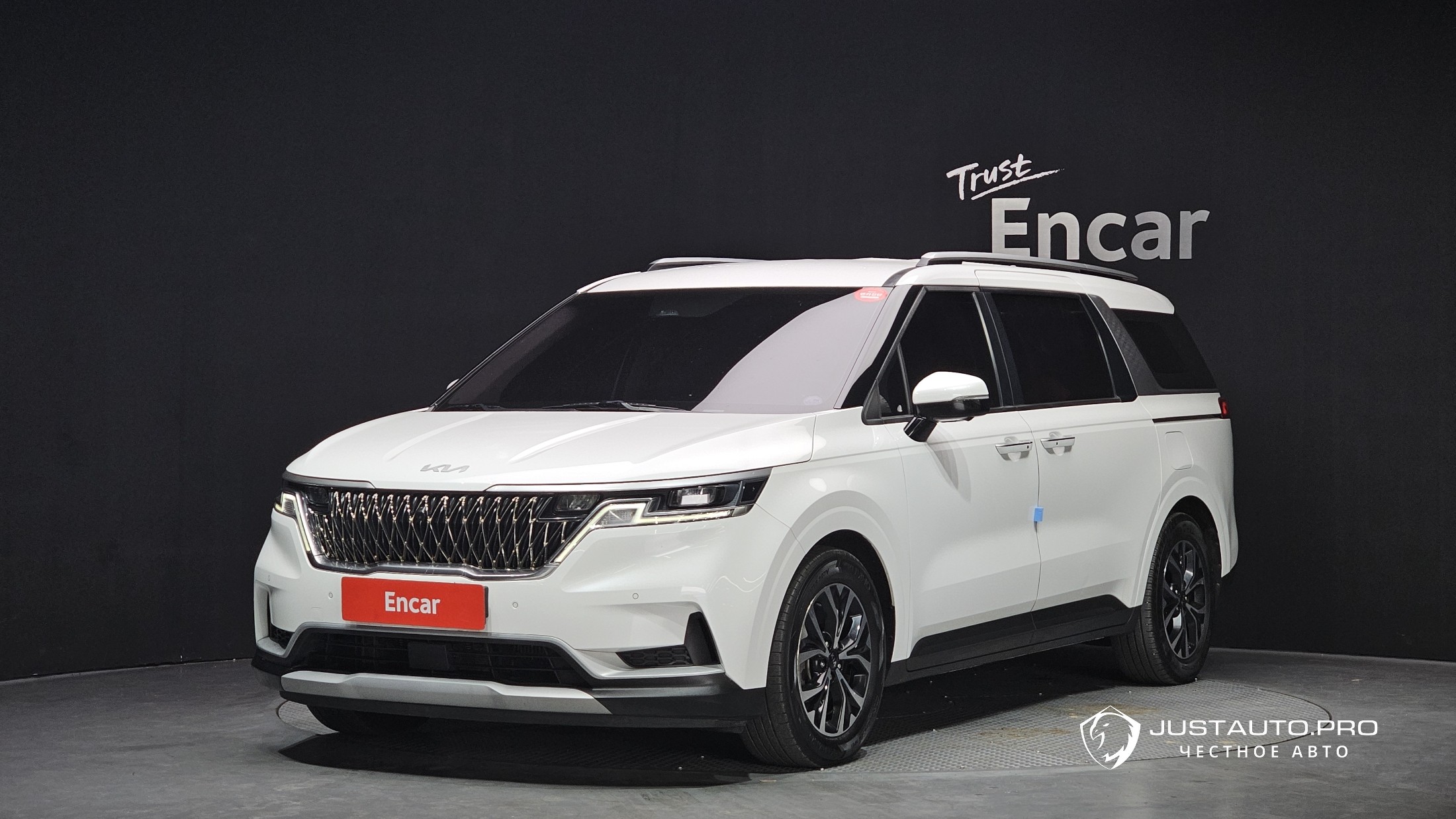 Автомобиль Kia Canival
