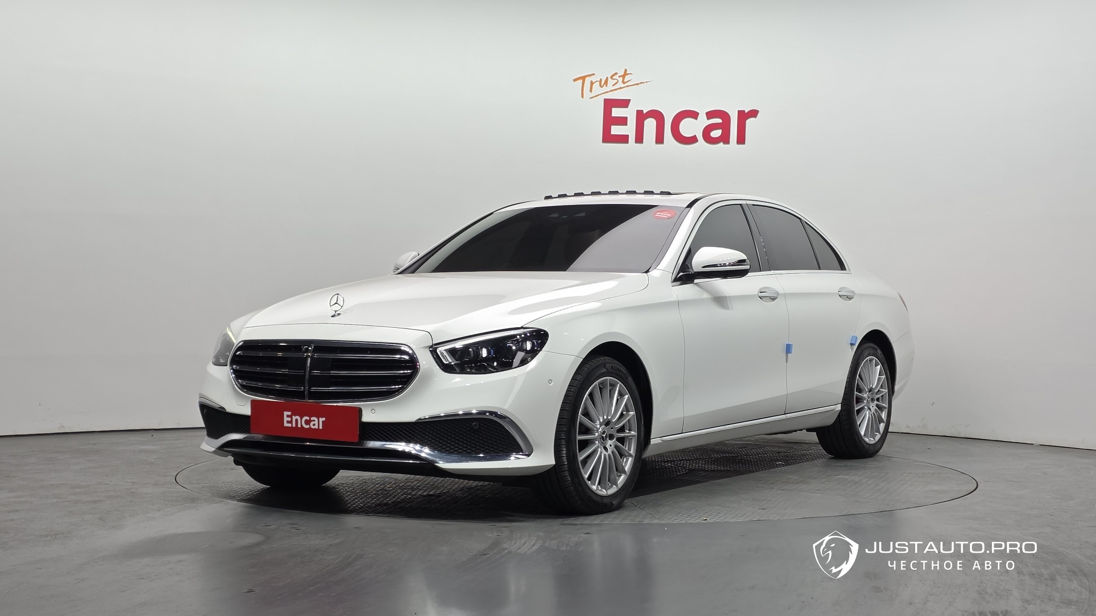 Автомобиль Mercedes-Benz E-Class