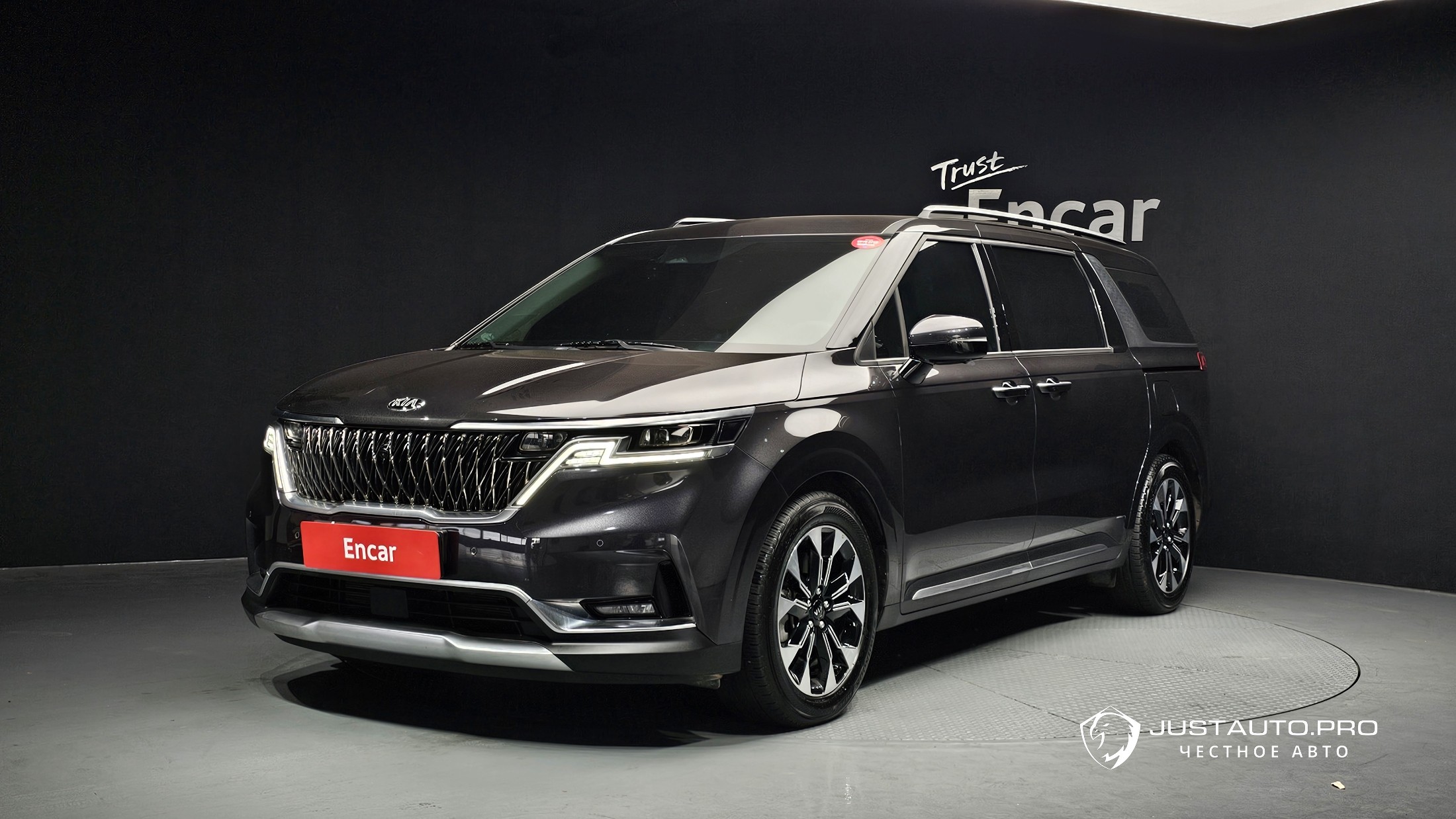 Автомобиль Kia Canival