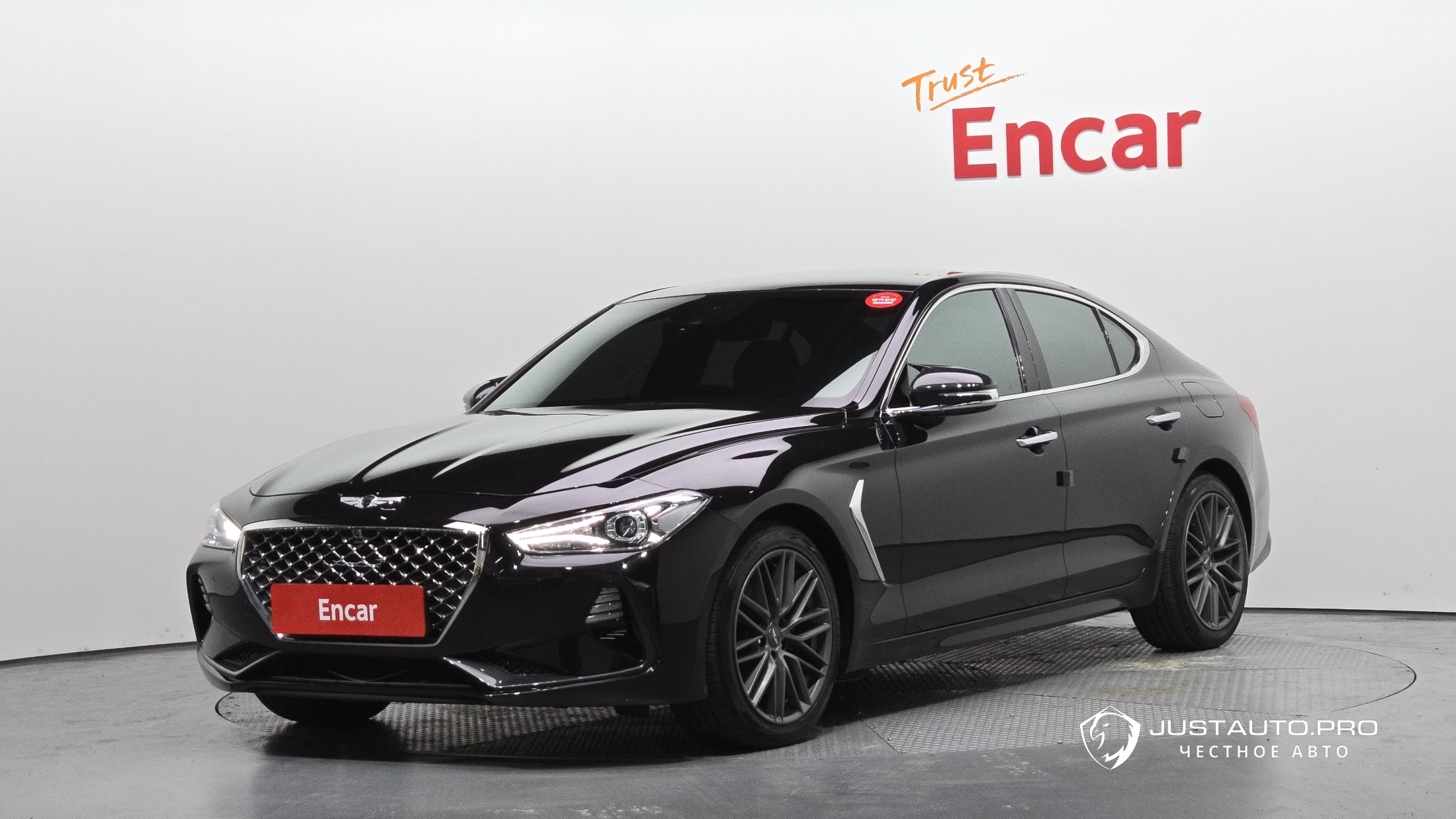 Автомобиль Genesis G70