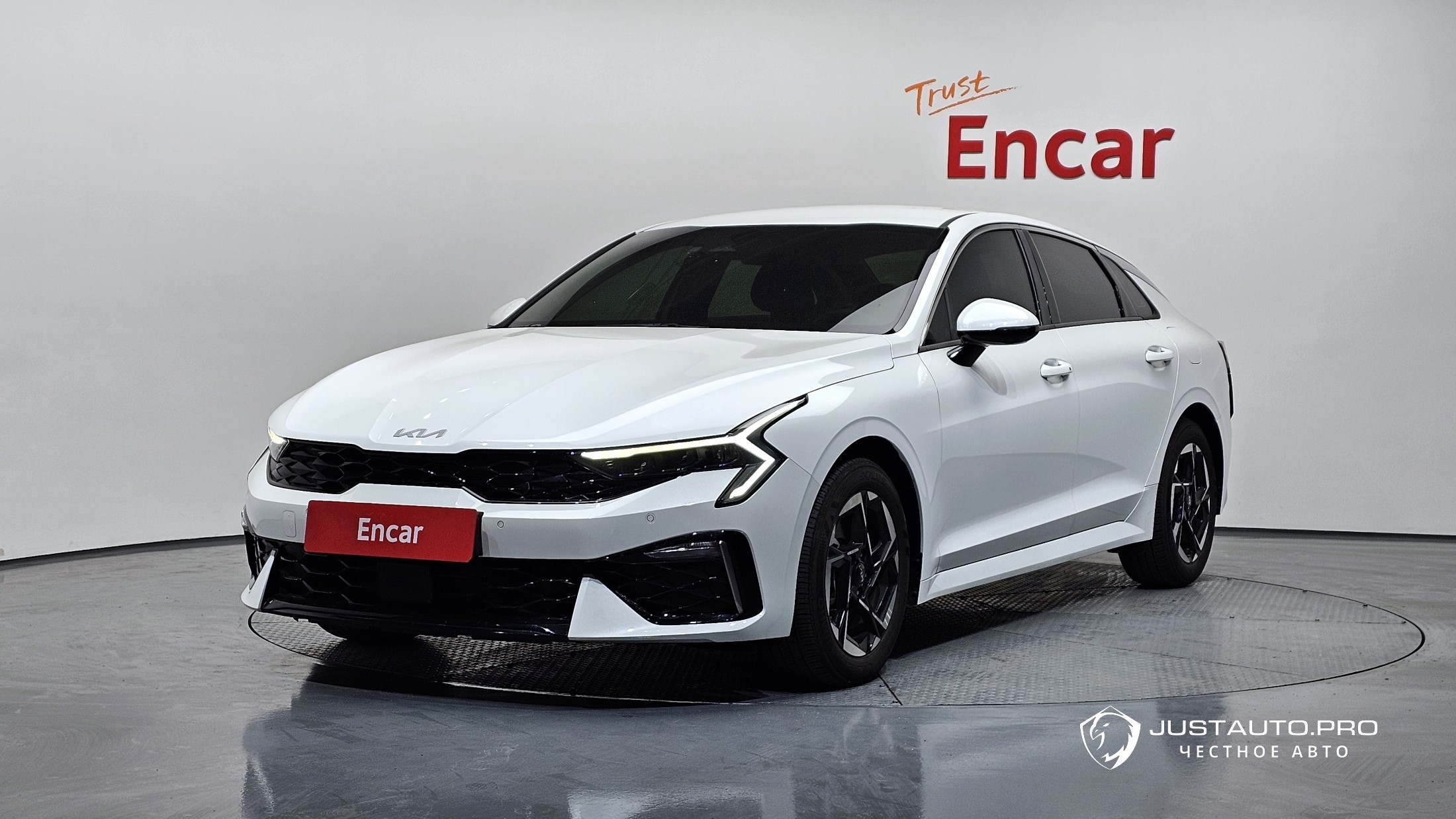Автомобиль Kia K5