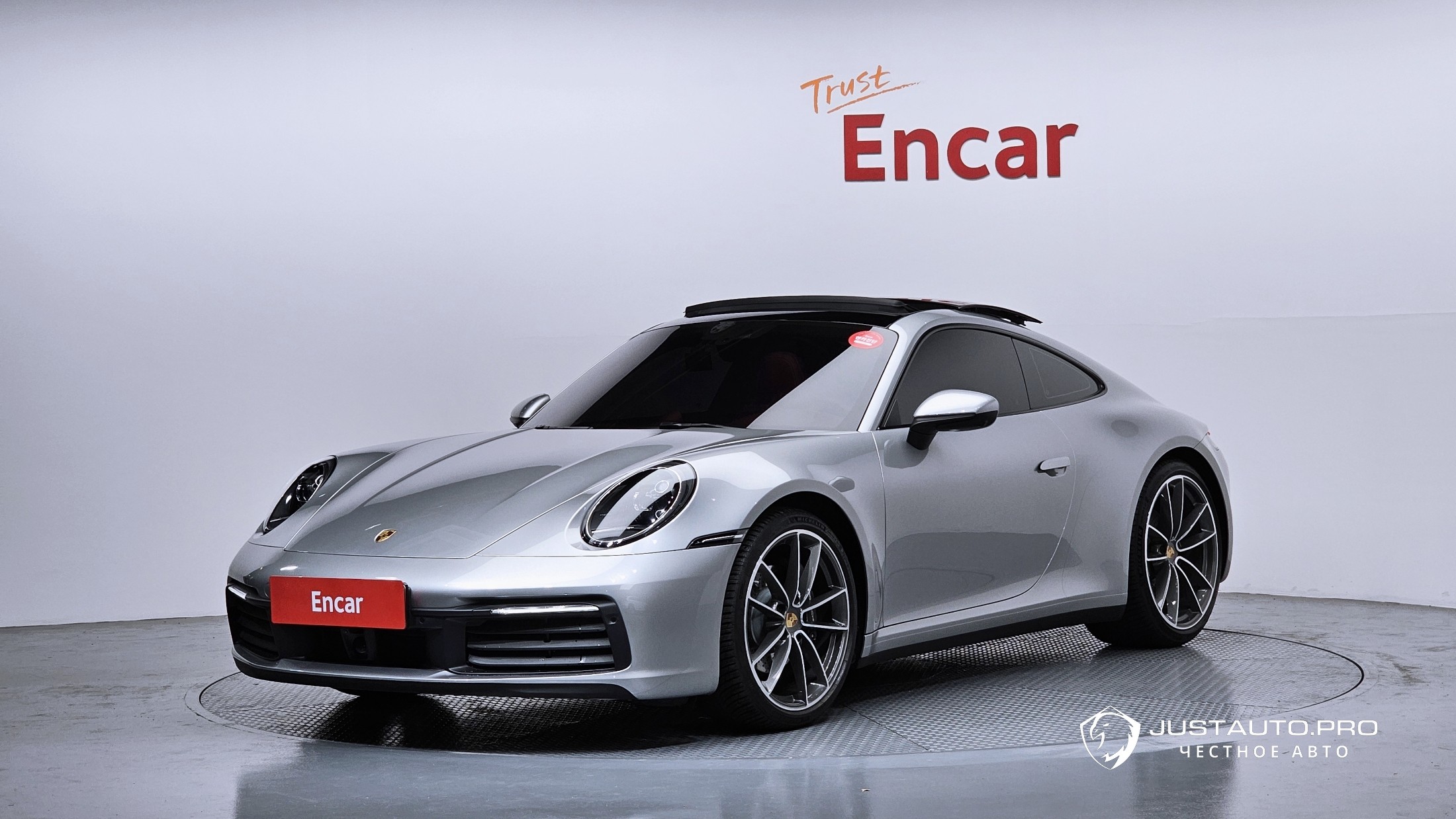 Автомобиль Porsche 911
