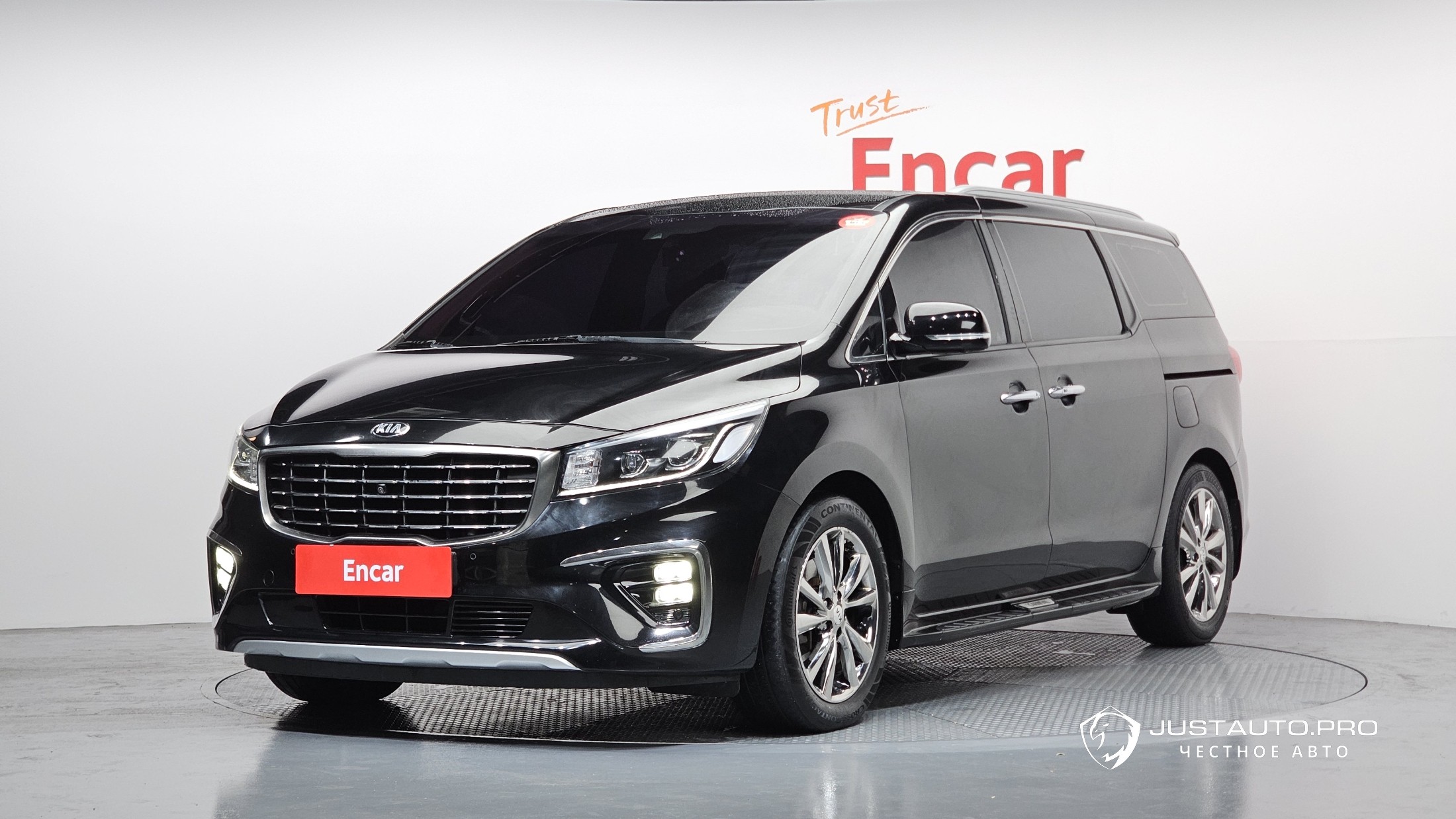 Автомобиль Kia Canival
