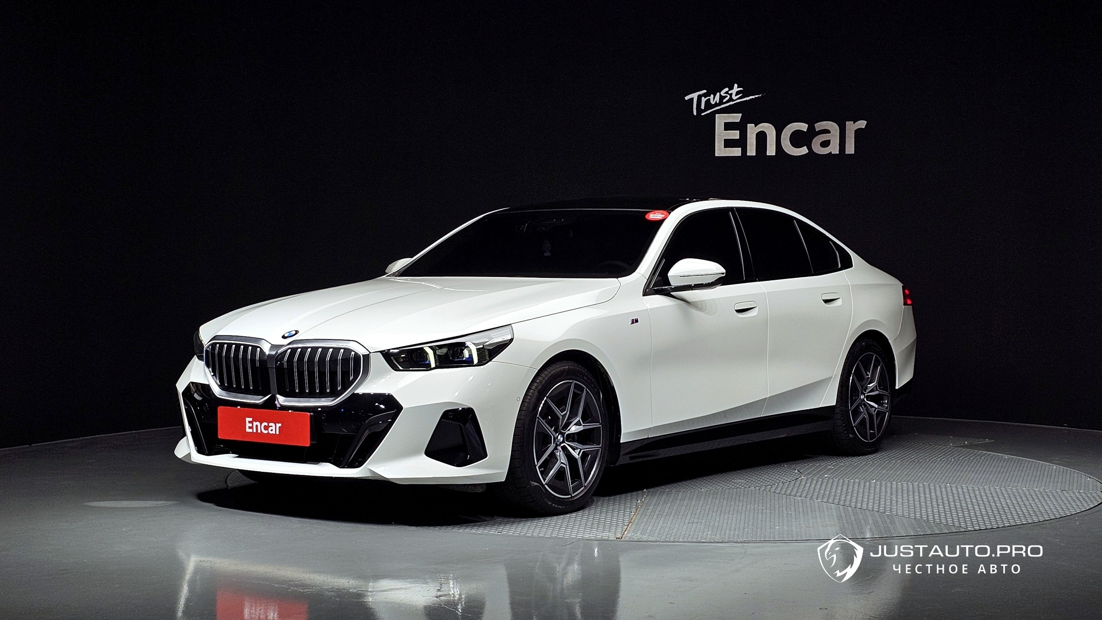 Автомобиль BMW 5-Series