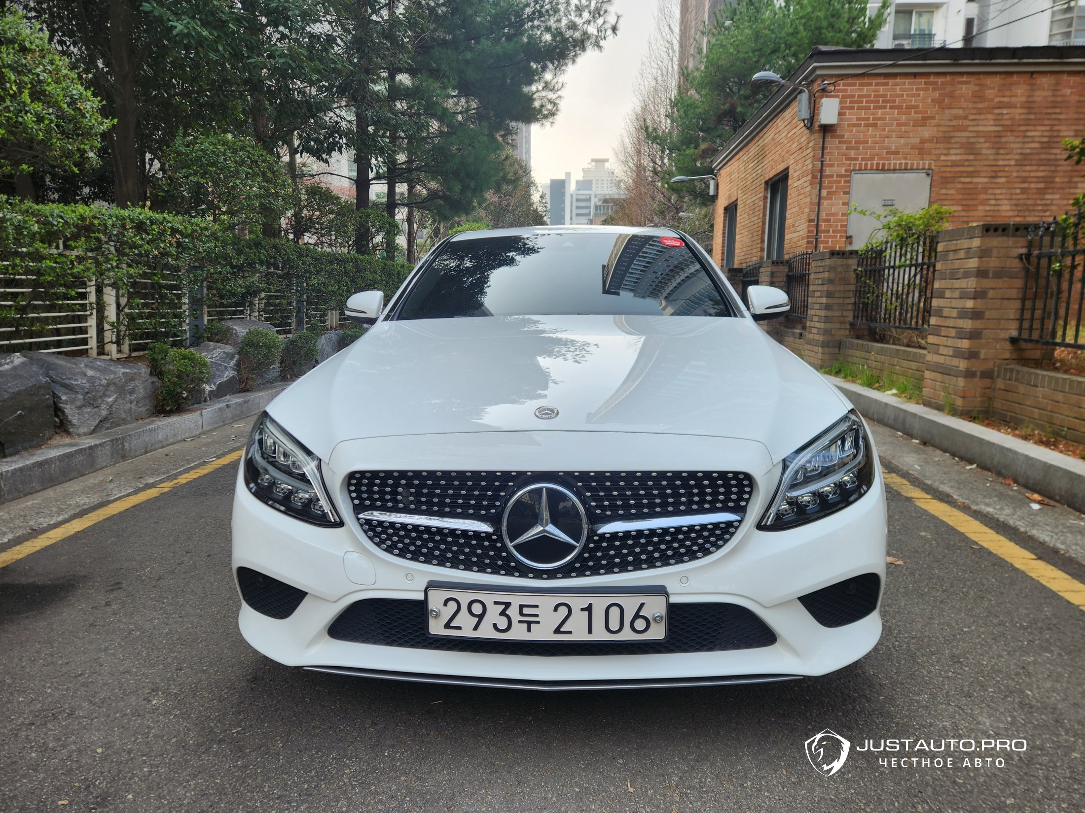 Автомобиль Mercedes-Benz C-Class