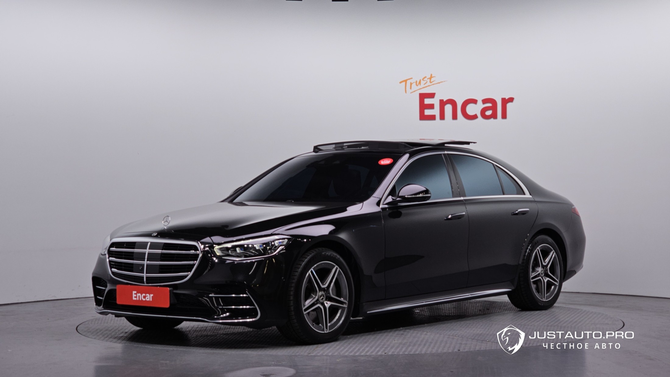 Автомобиль Mercedes-Benz S-Class