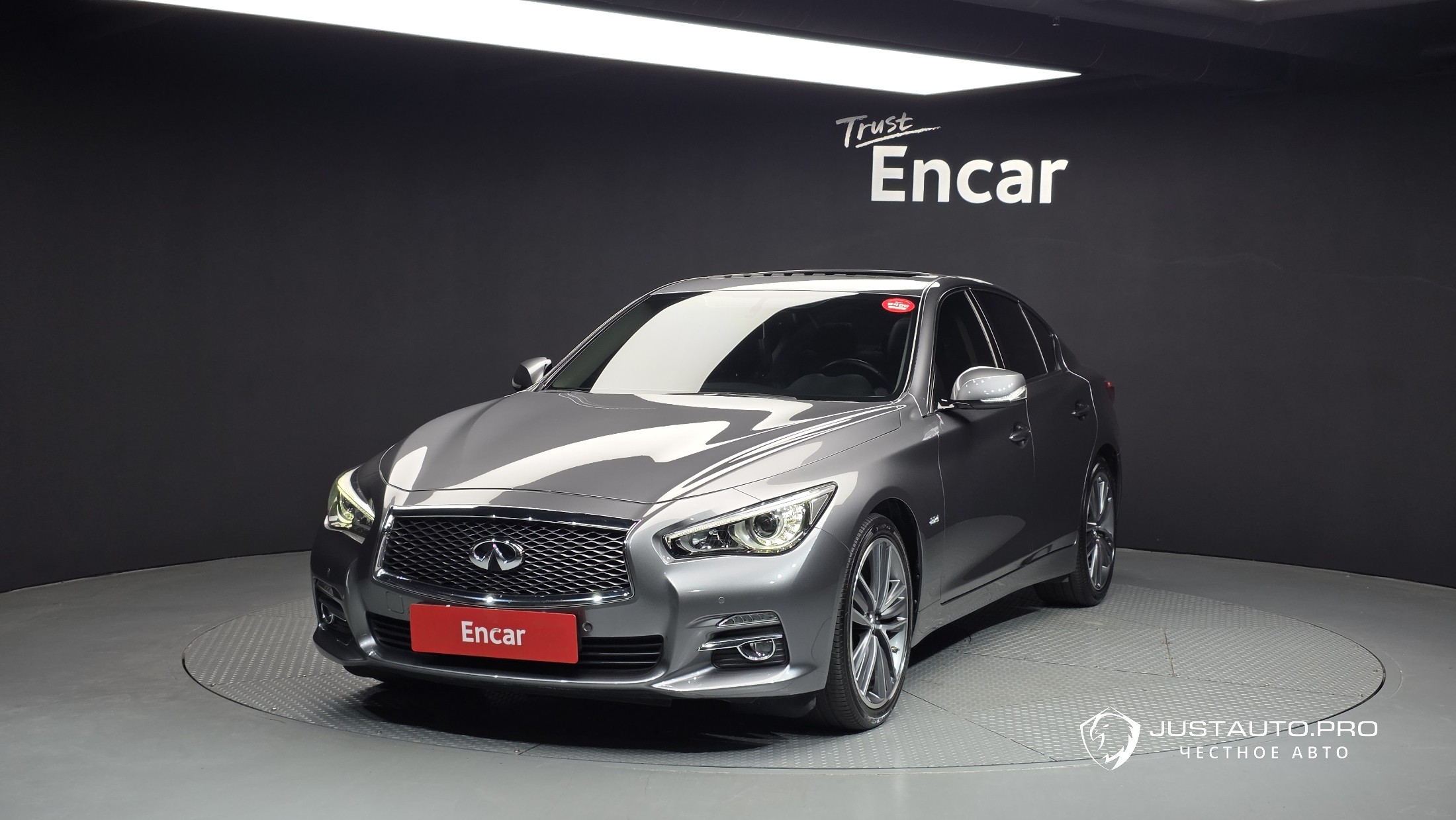 Автомобиль Infiniti Q50