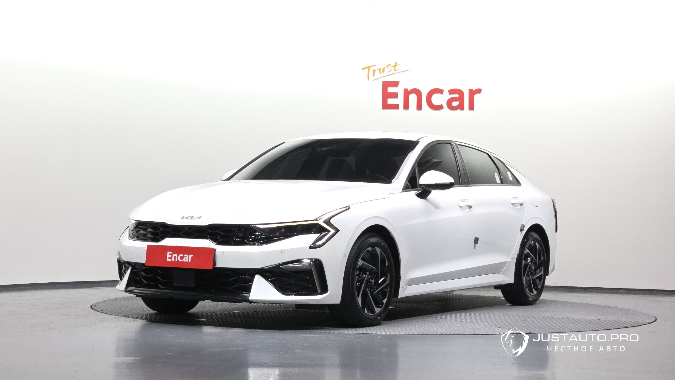 Автомобиль Kia K5