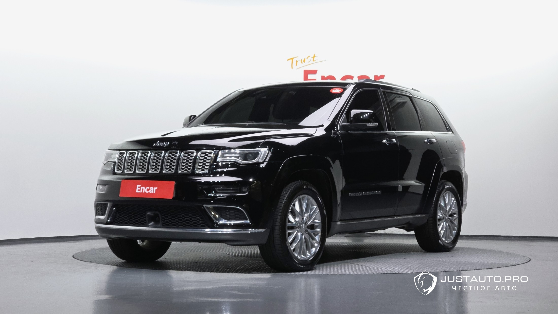 Автомобиль Jeep Cherokee